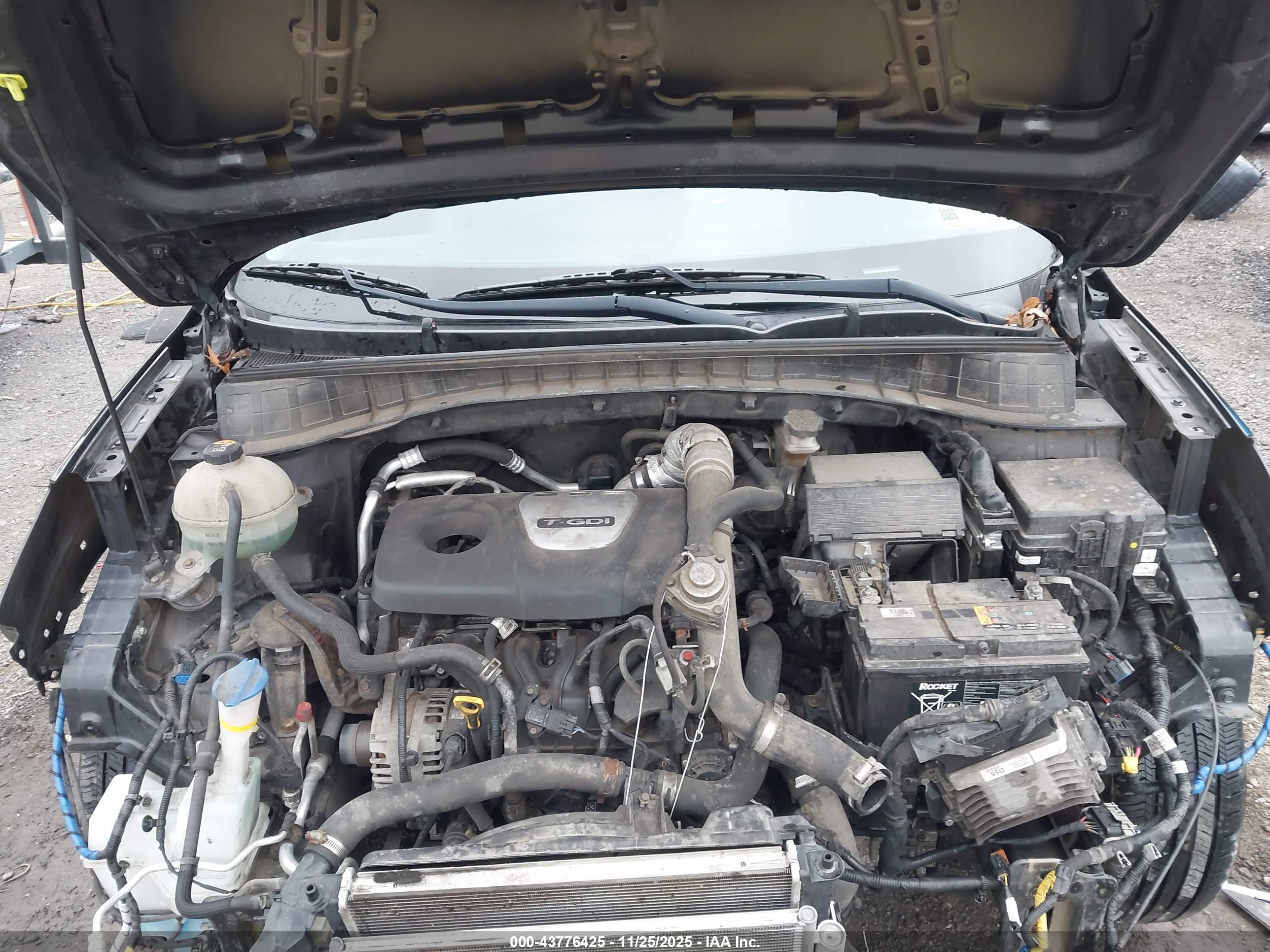 HYUNDAI TUCSON image 10