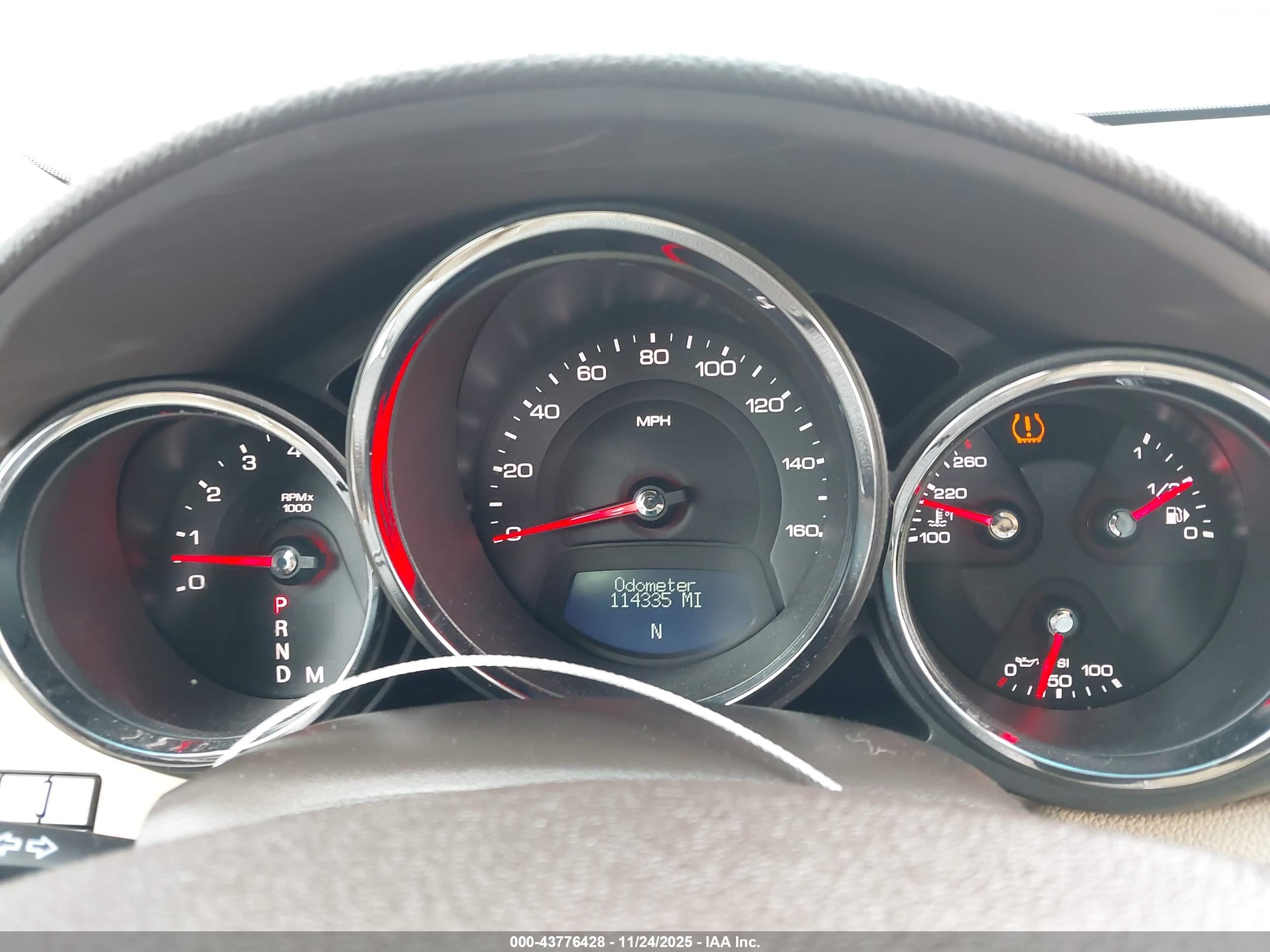 CADILLAC CTS image 7