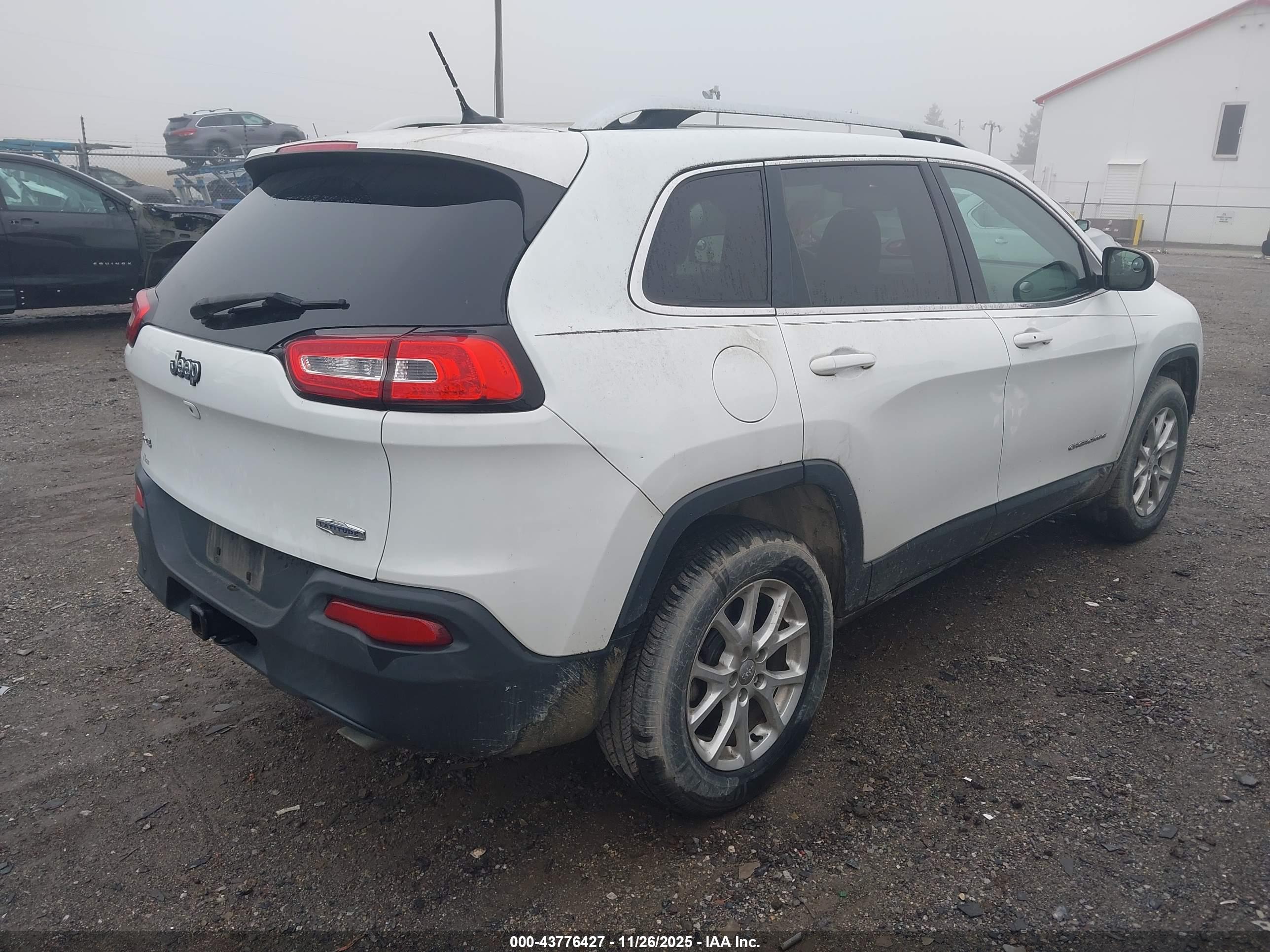 JEEP CHEROKEE image 4
