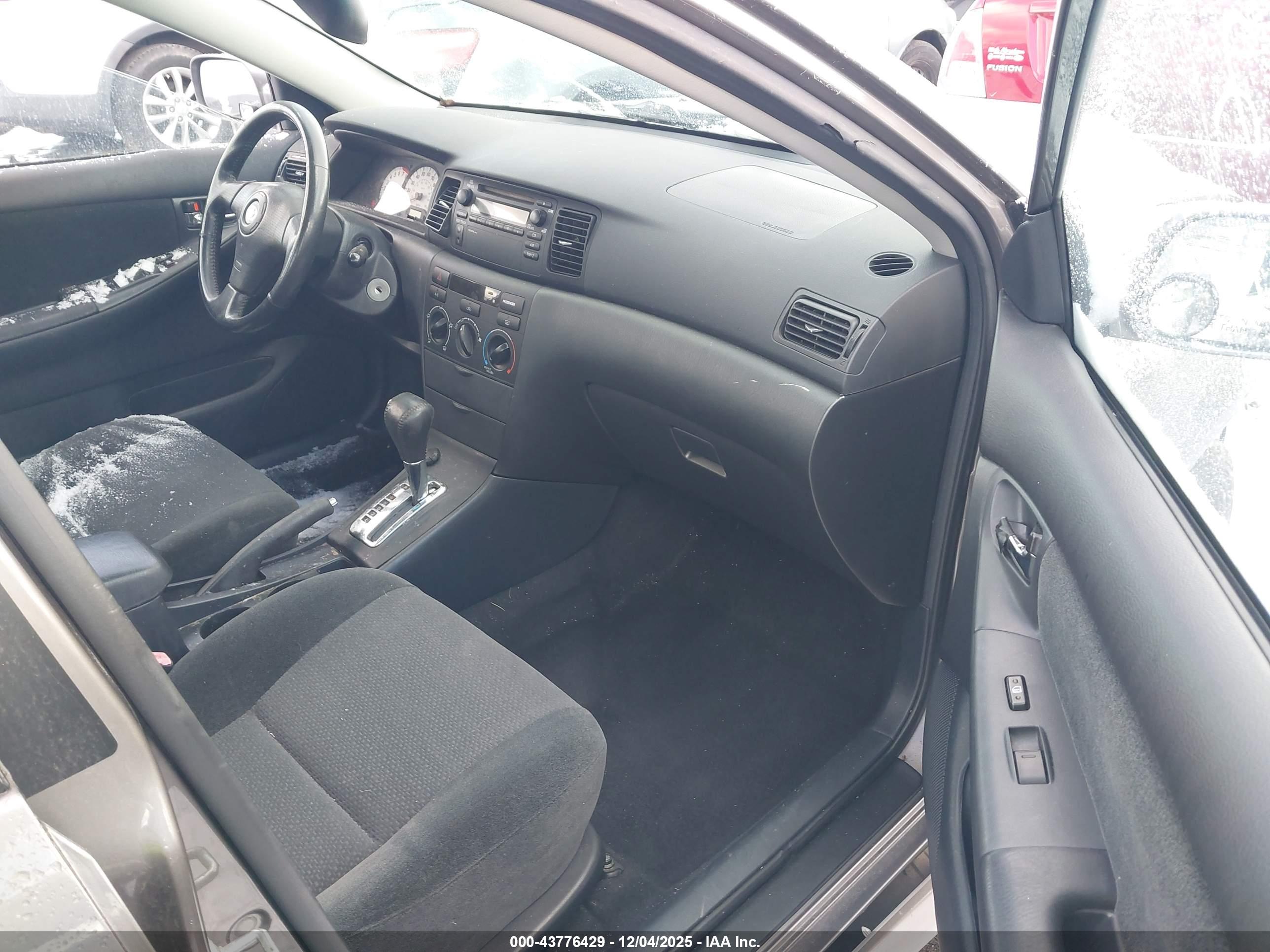 TOYOTA COROLLA image 5