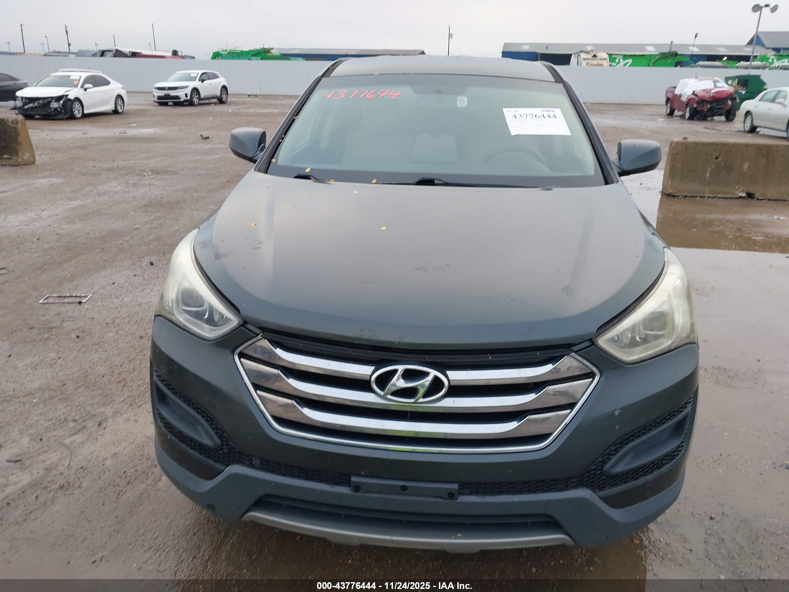 HYUNDAI SANTA image 6