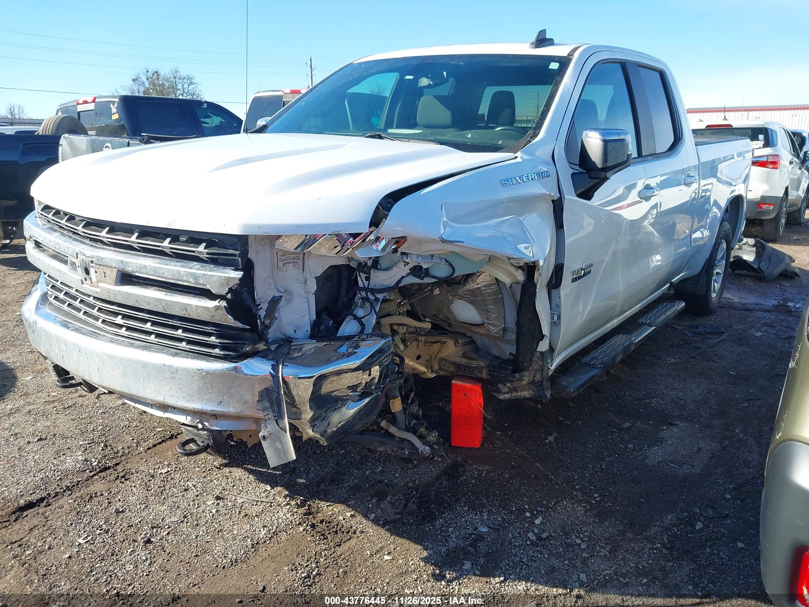 CHEVROLET SILVERADO image 2