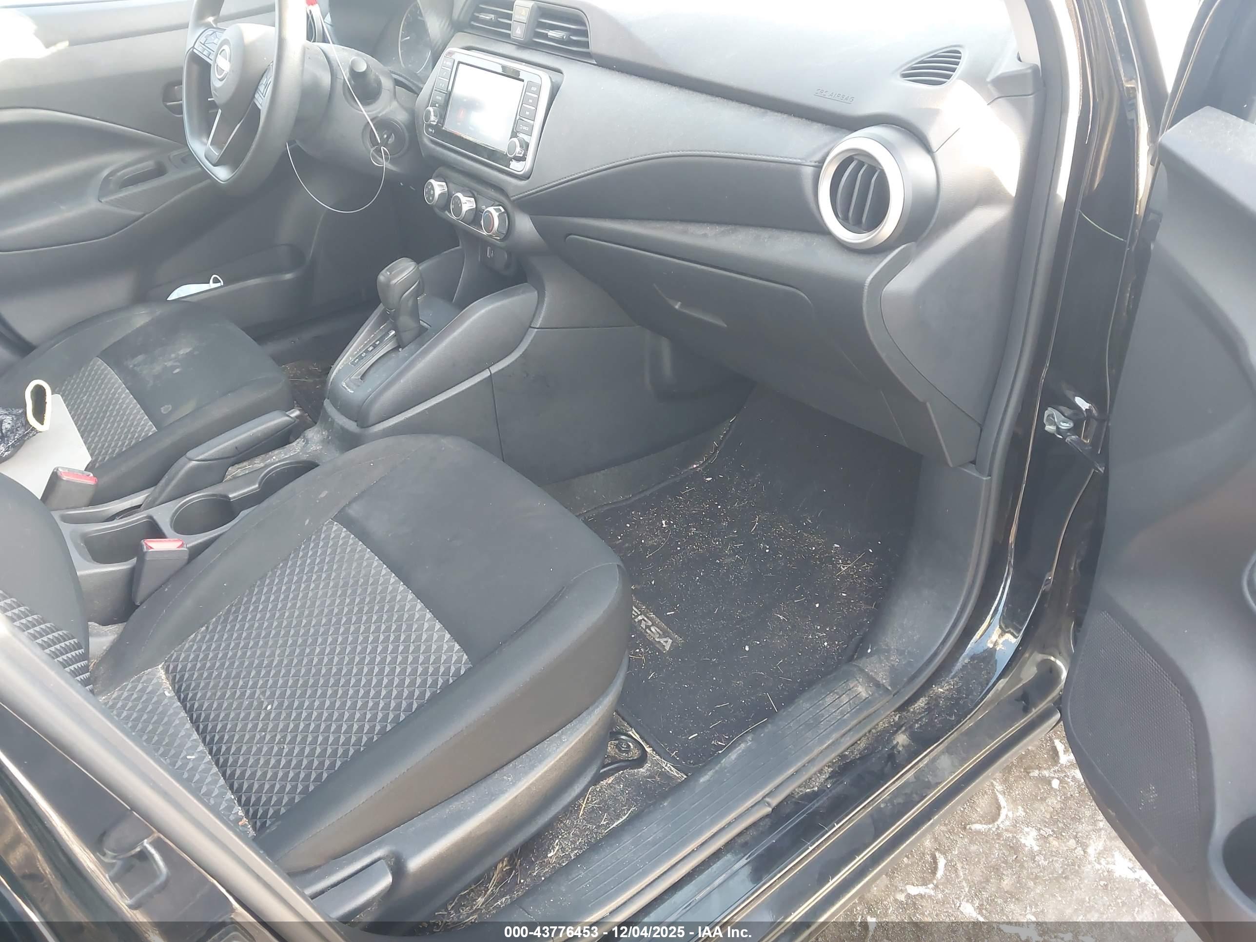 NISSAN VERSA image 5