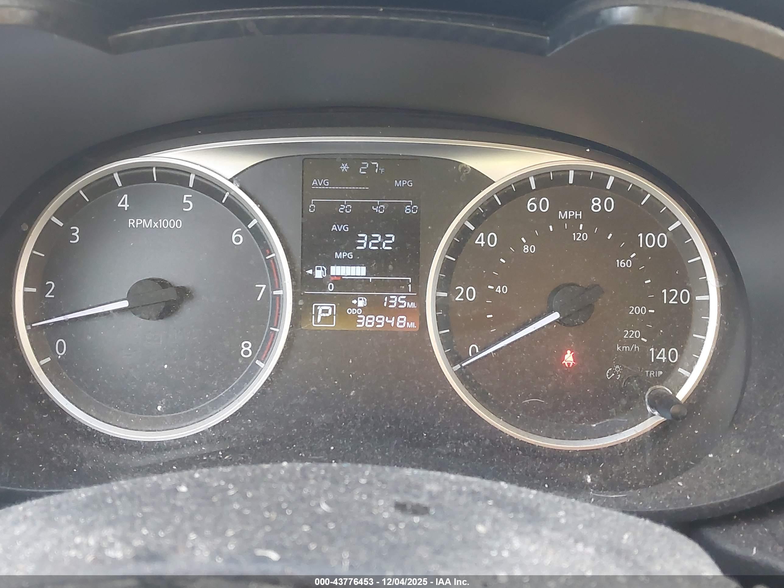 NISSAN VERSA image 7