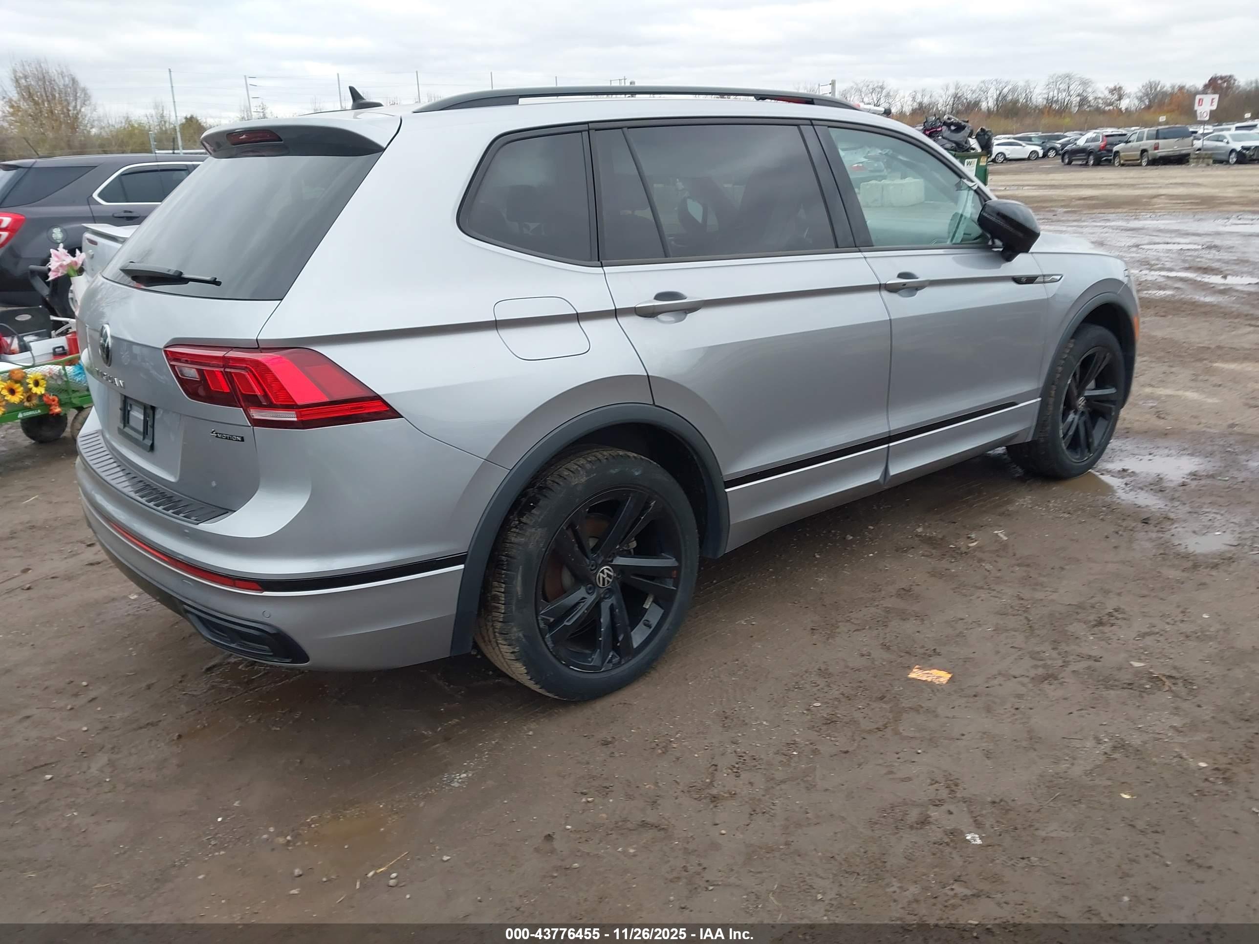 VOLKSWAGEN TIGUAN image 4