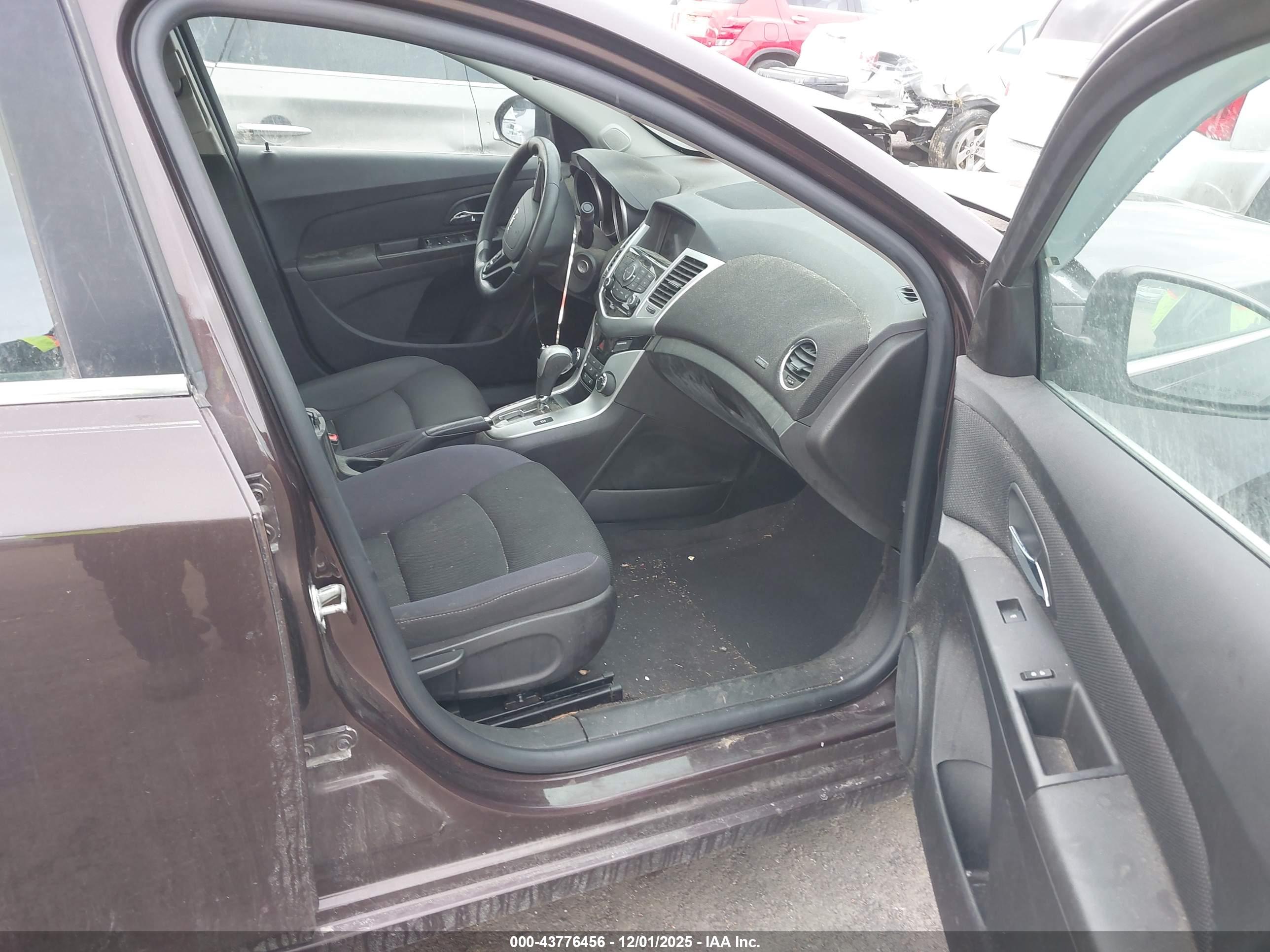 CHEVROLET CRUZE image 5