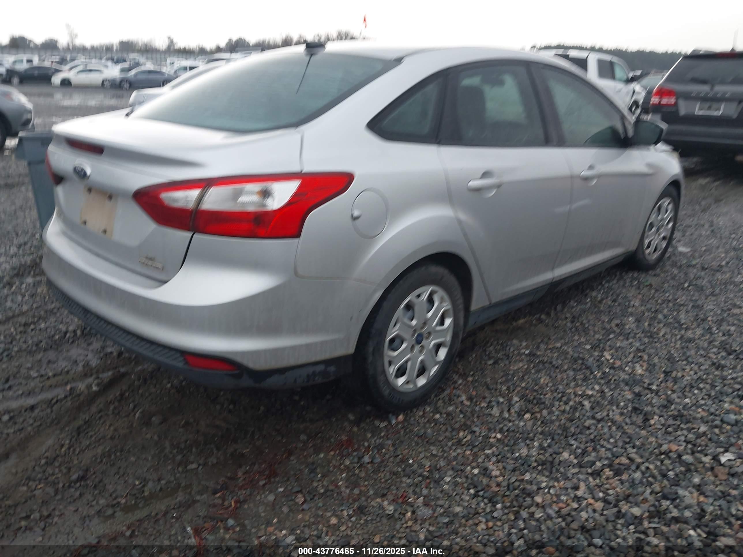 FORD FOCUS image 4