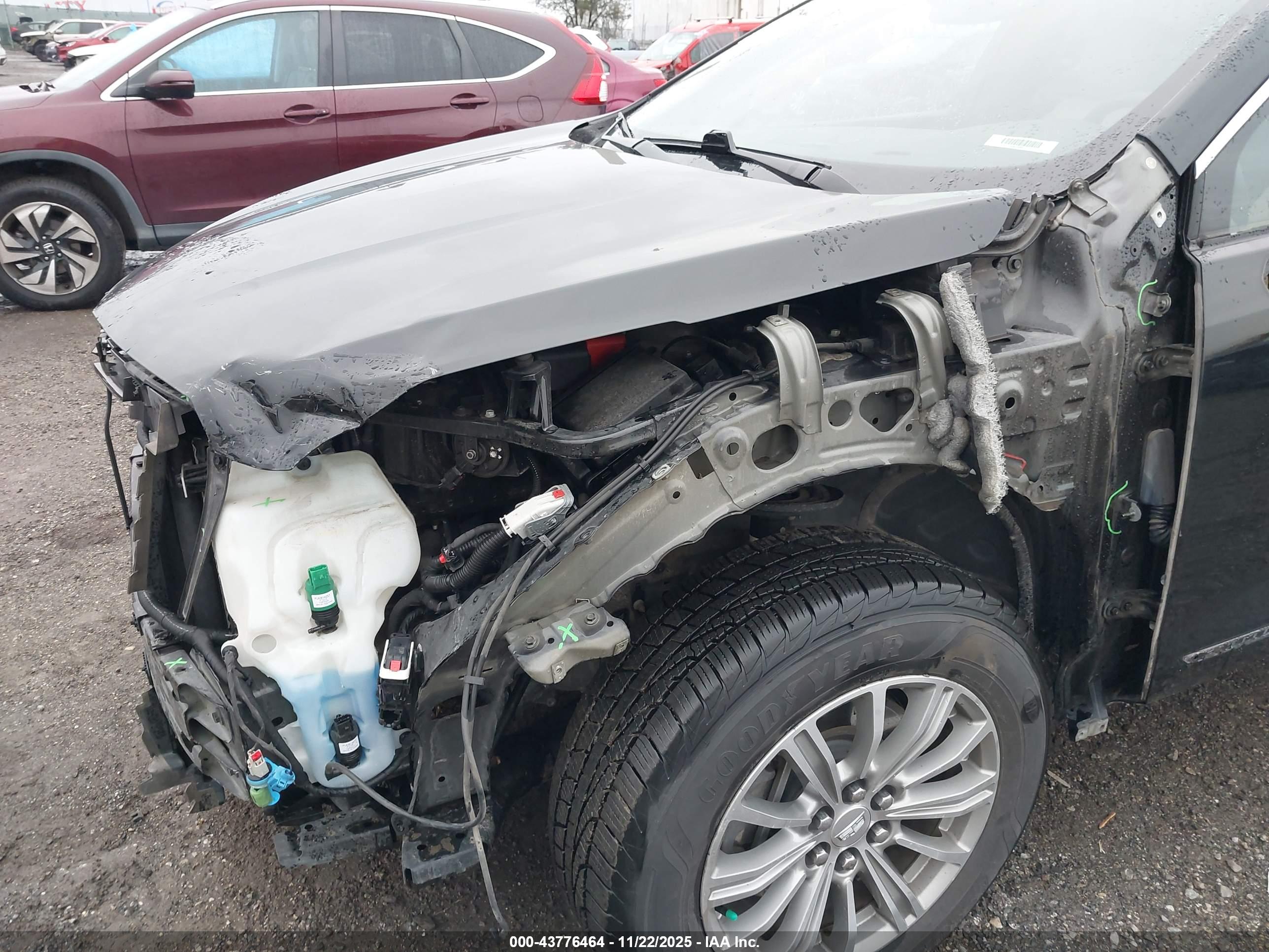 CADILLAC XT5 image 6