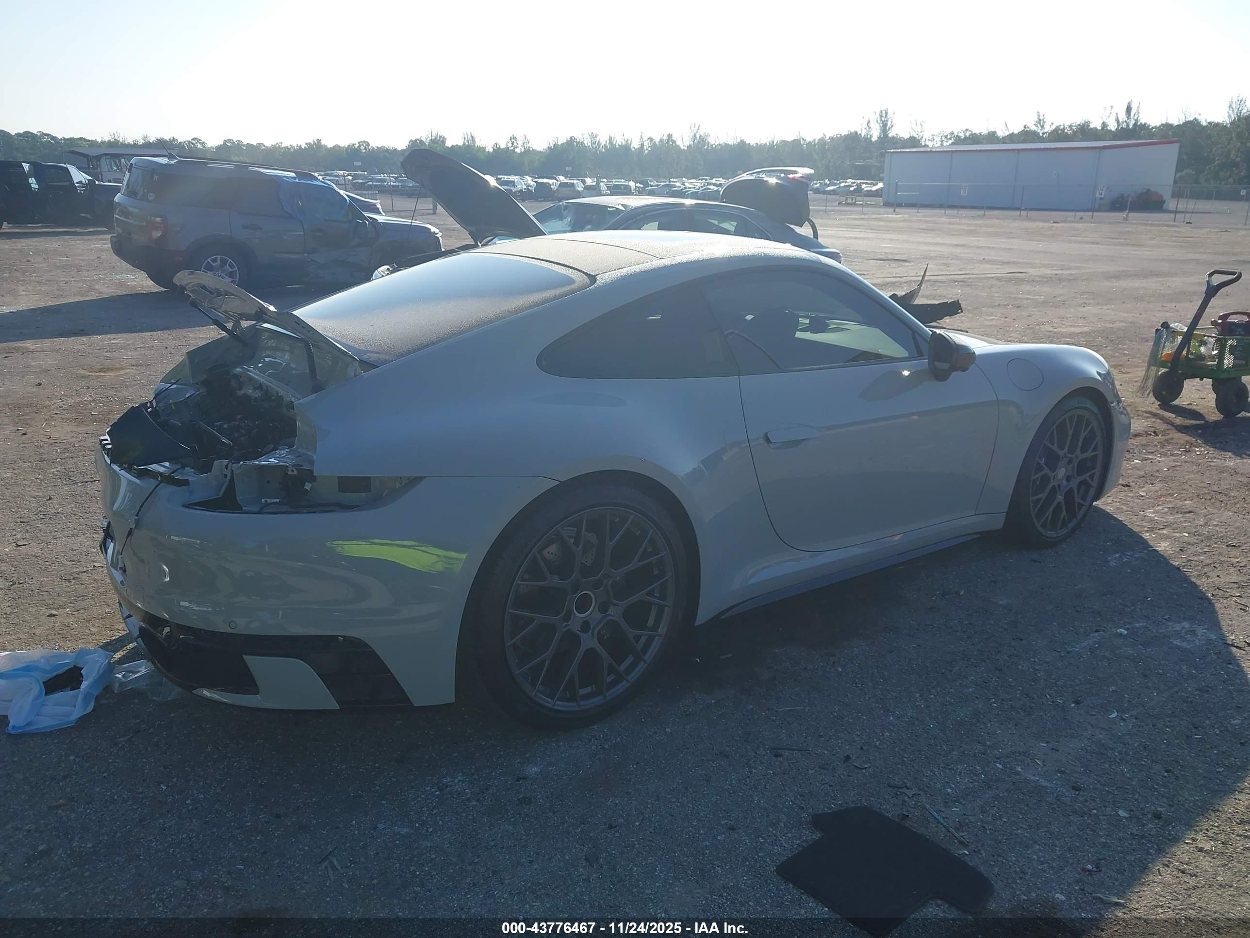 PORSCHE 911 image 4