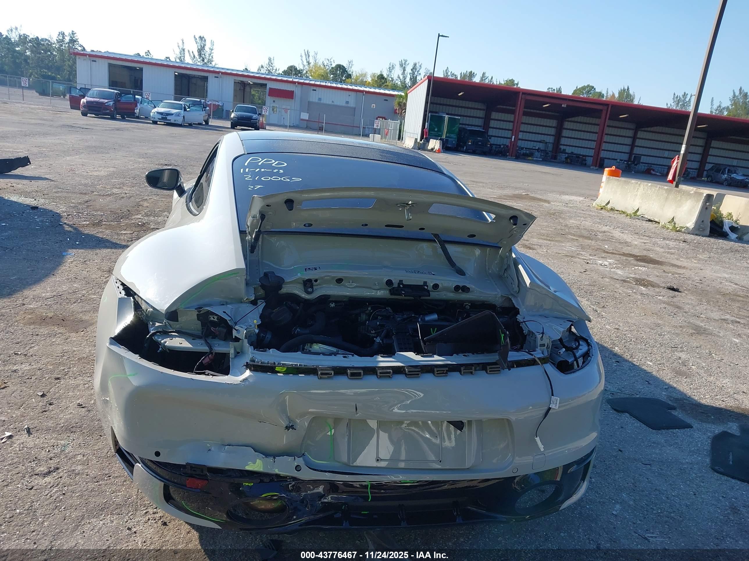 PORSCHE 911 image 6