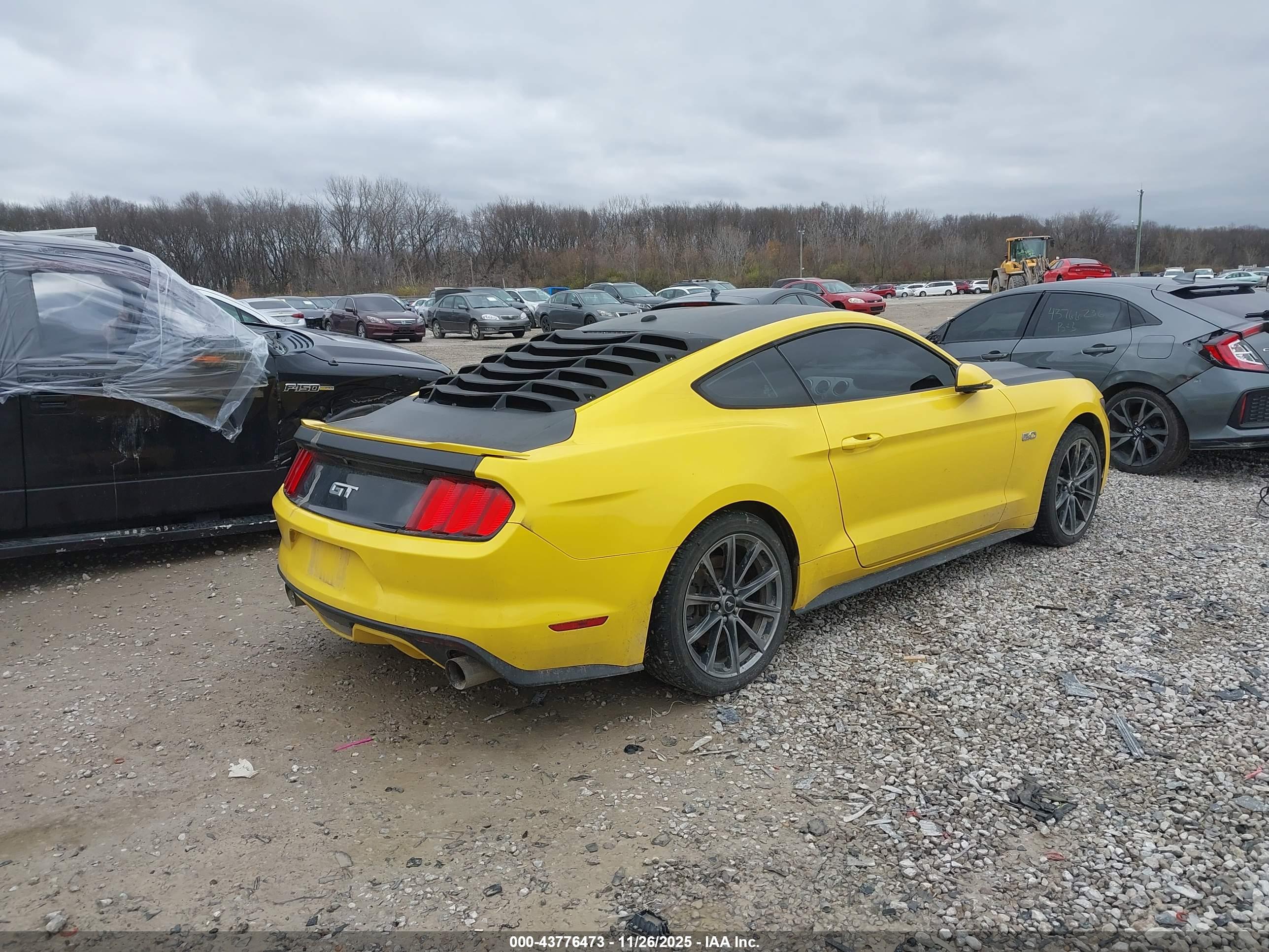 FORD MUSTANG image 4