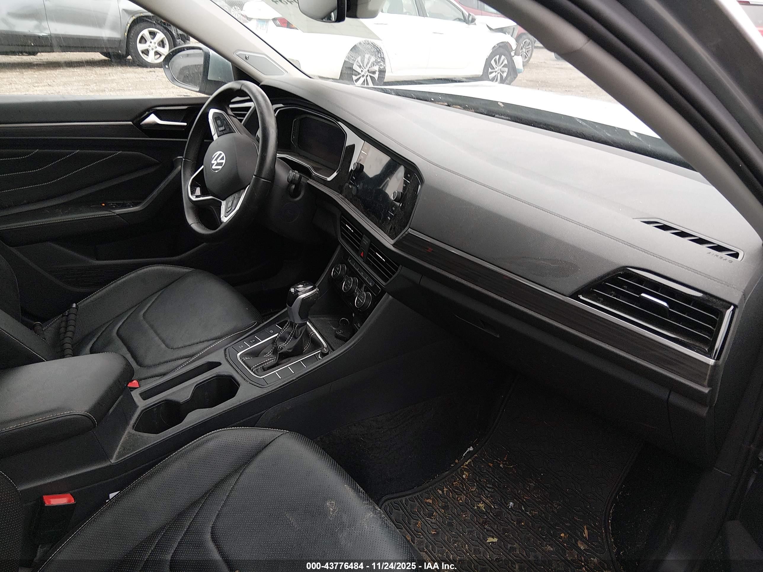 VOLKSWAGEN JETTA image 5