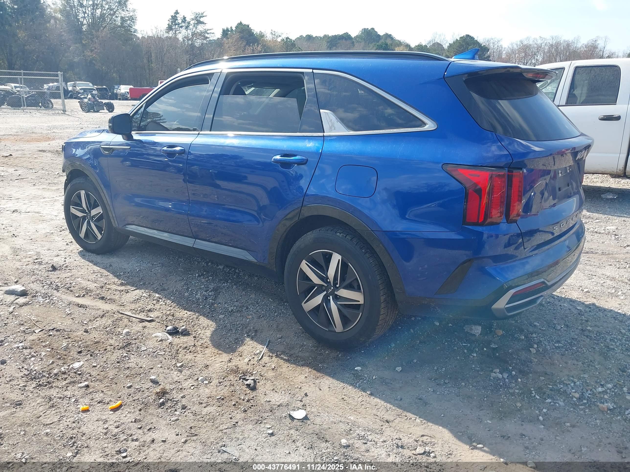 KIA SORENTO image 3