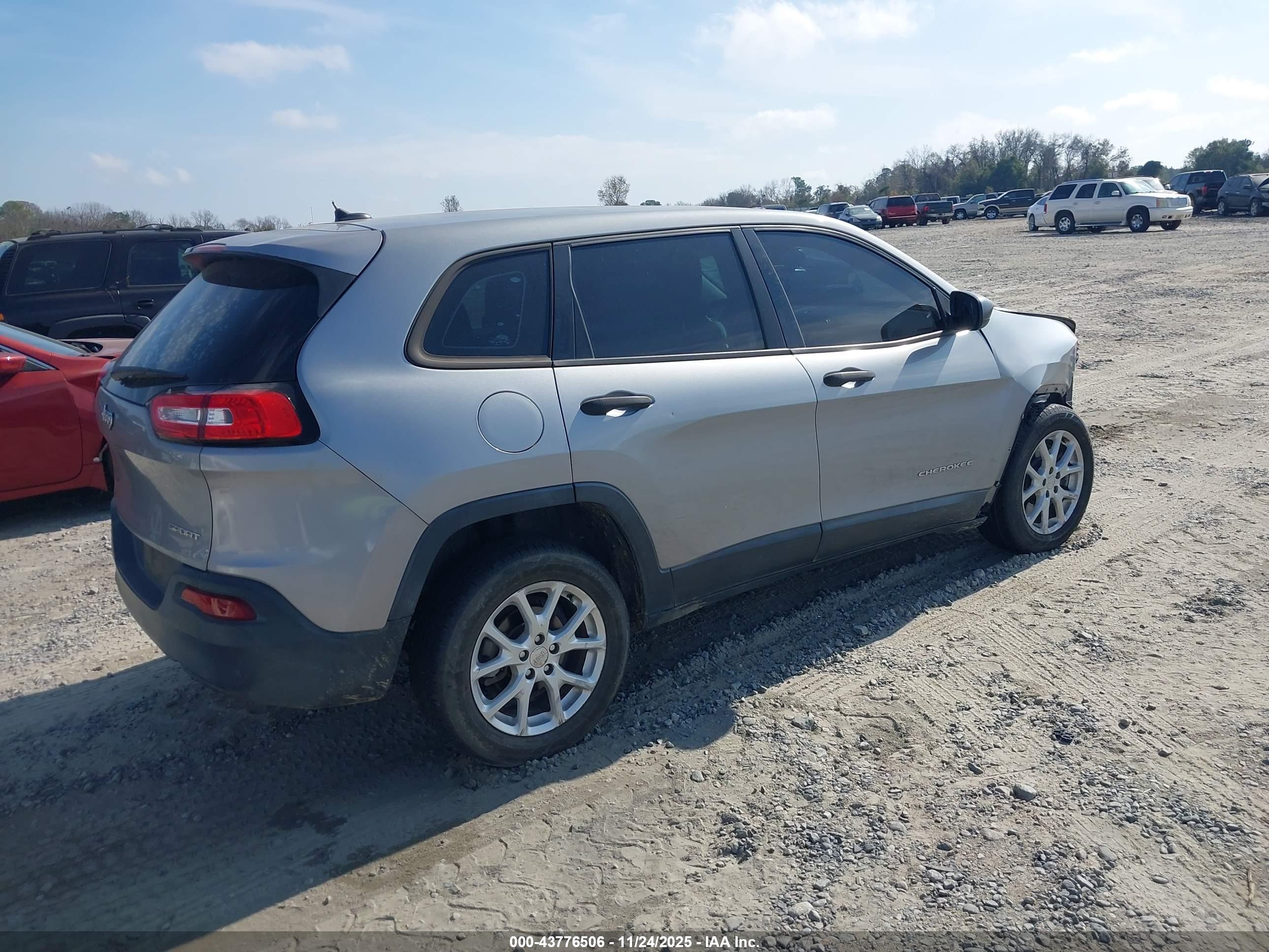 JEEP CHEROKEE image 4