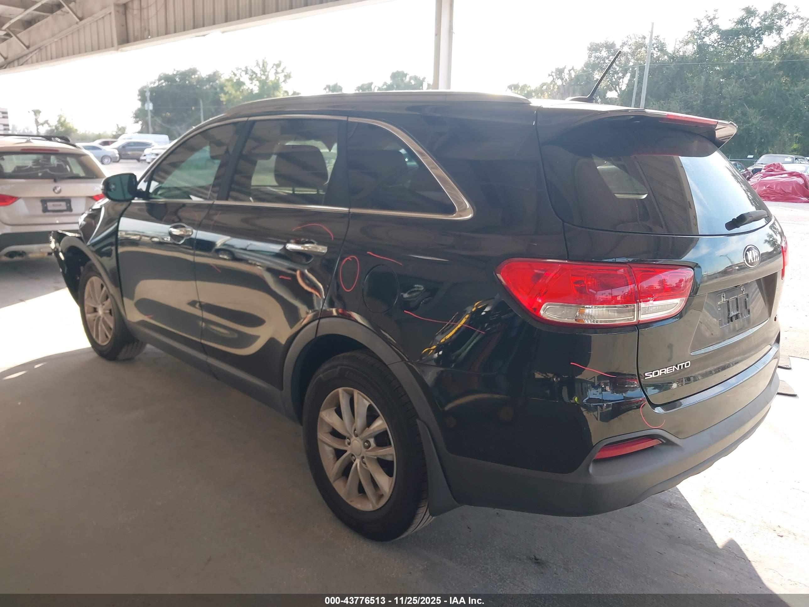 KIA SORENTO image 3