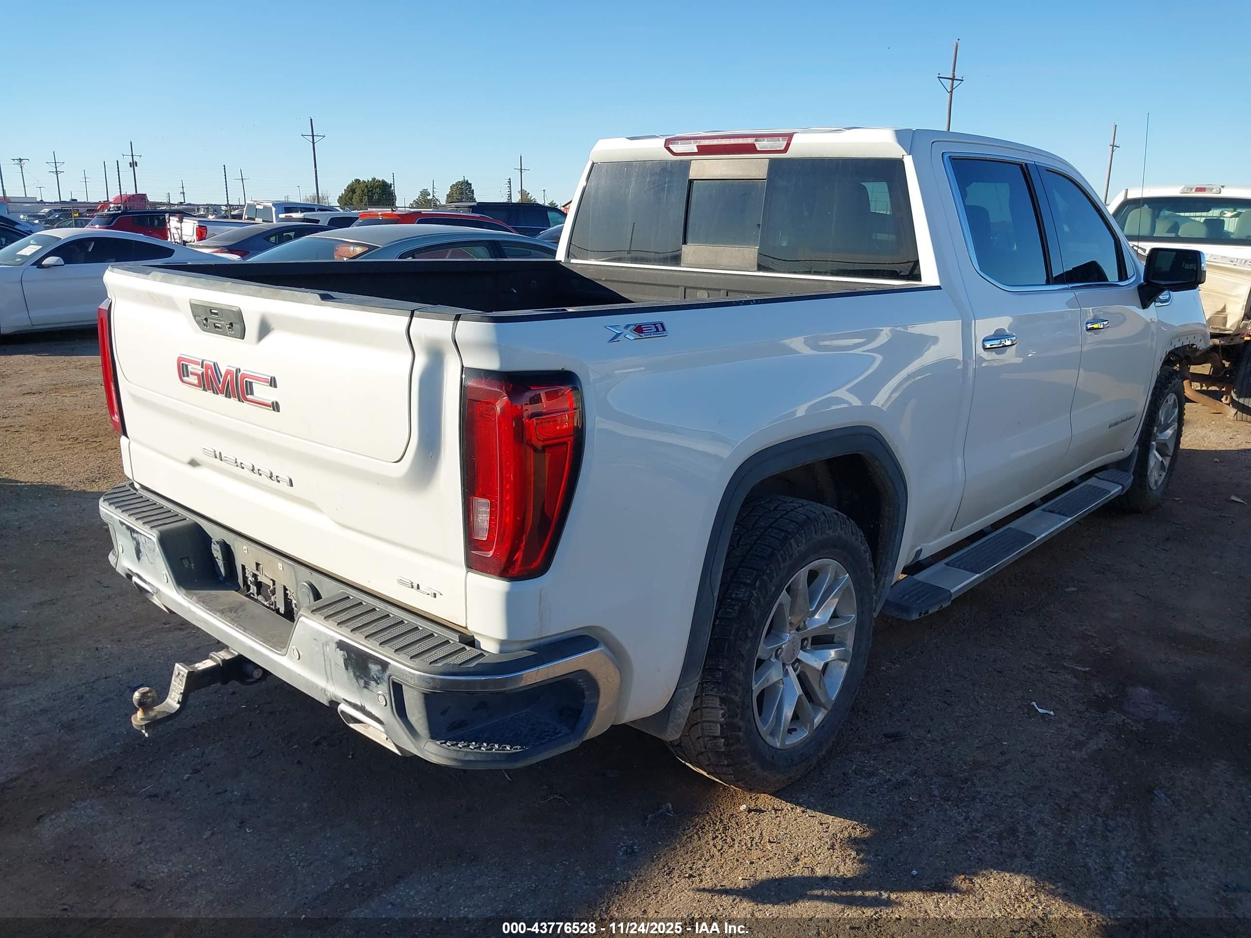 GMC SIERRA image 4
