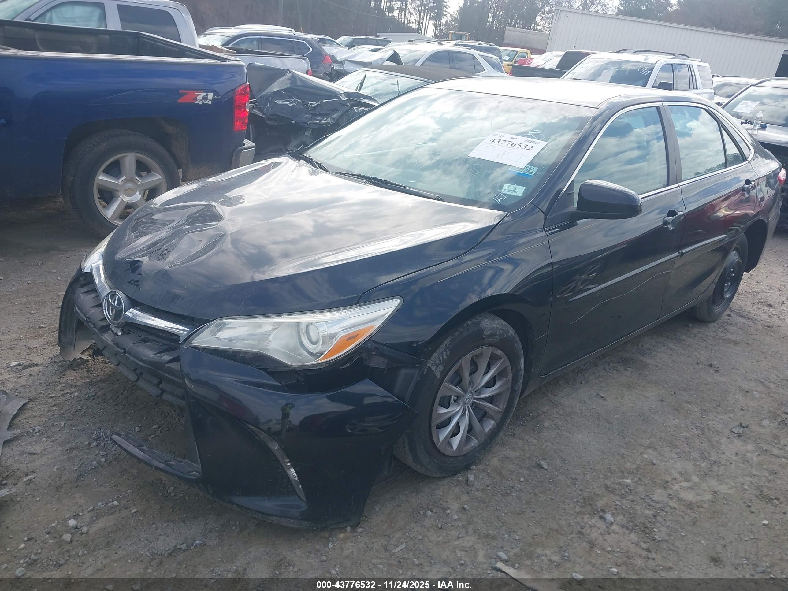 TOYOTA CAMRY image 2