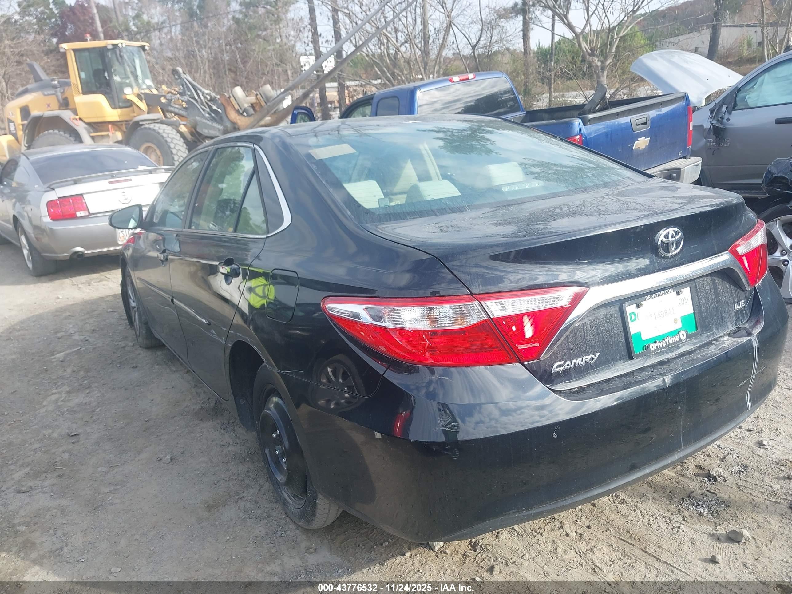 TOYOTA CAMRY image 3