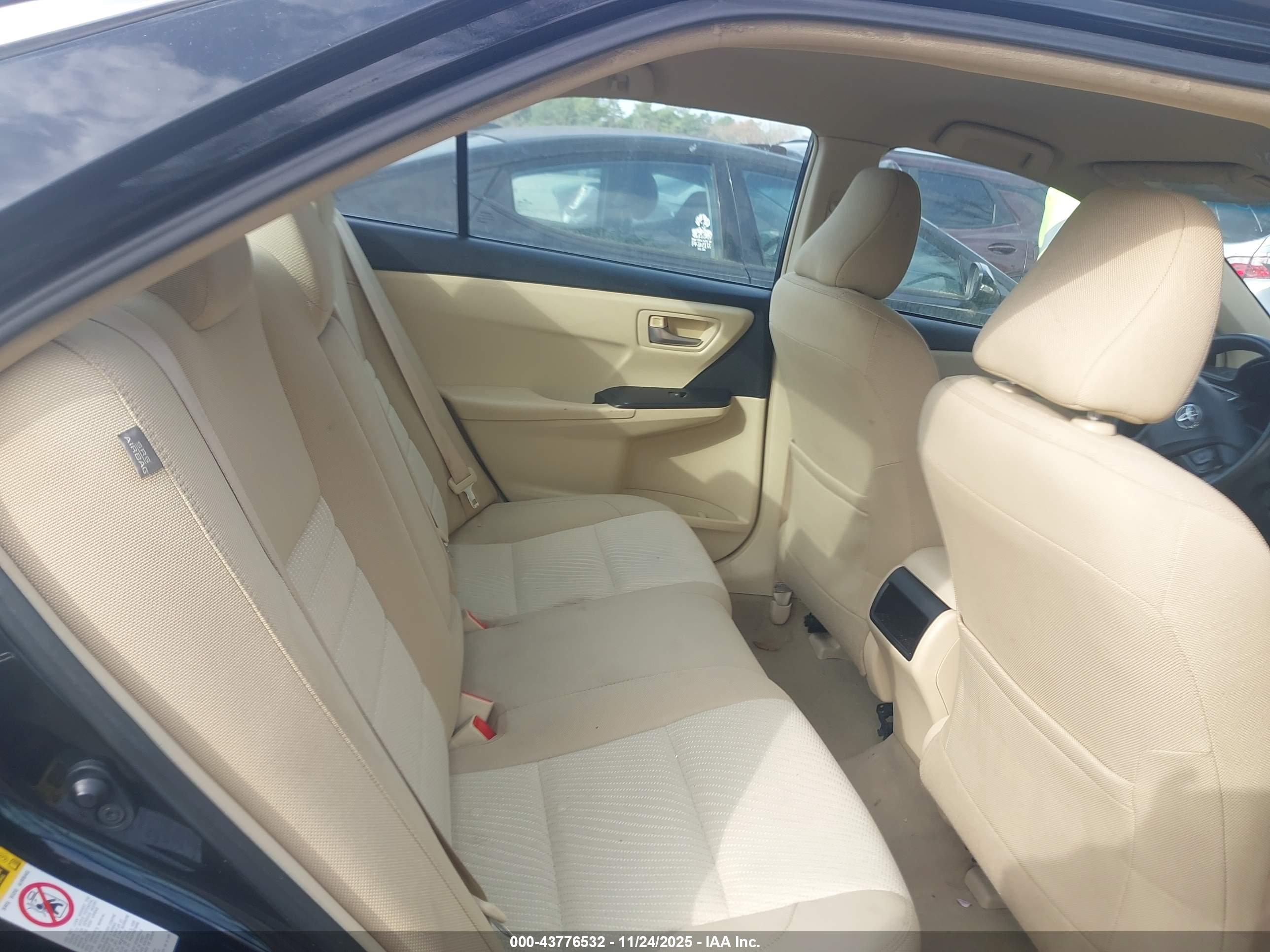 TOYOTA CAMRY image 8