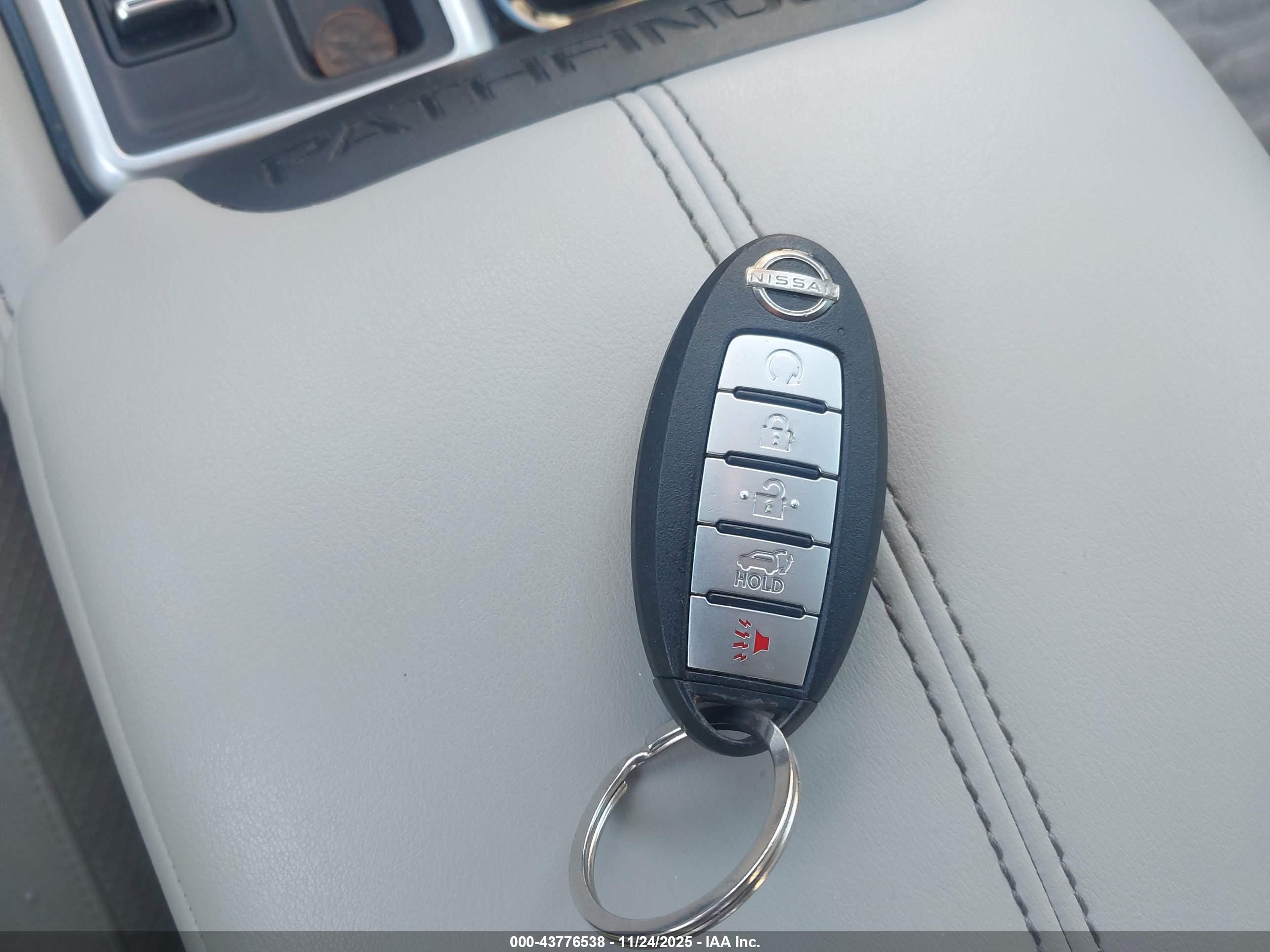 NISSAN PATHFINDER image 11