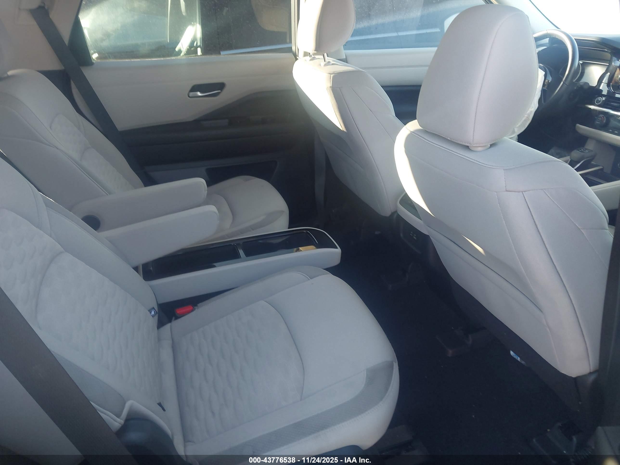 NISSAN PATHFINDER image 8
