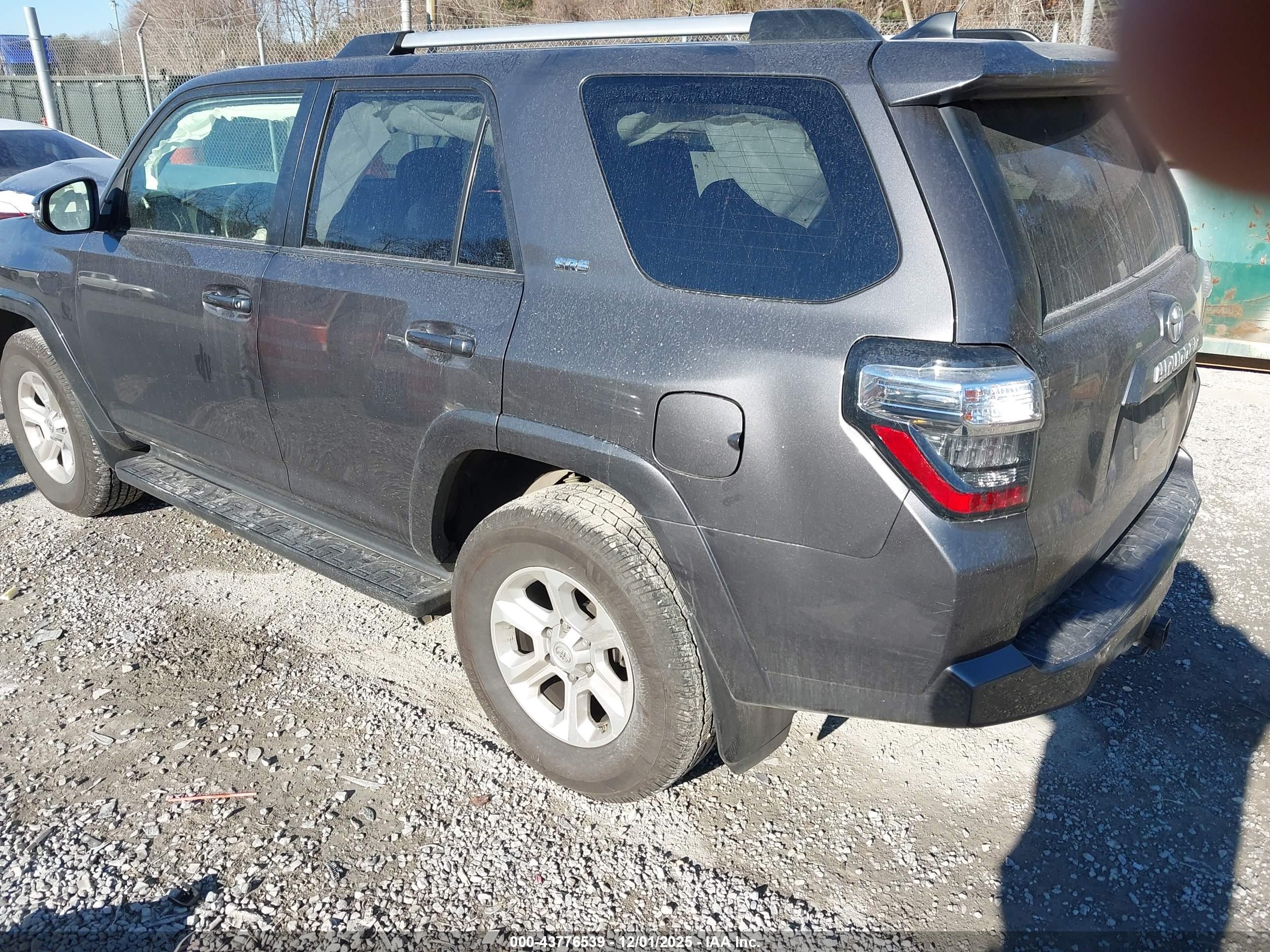 TOYOTA 4RUNNER image 3