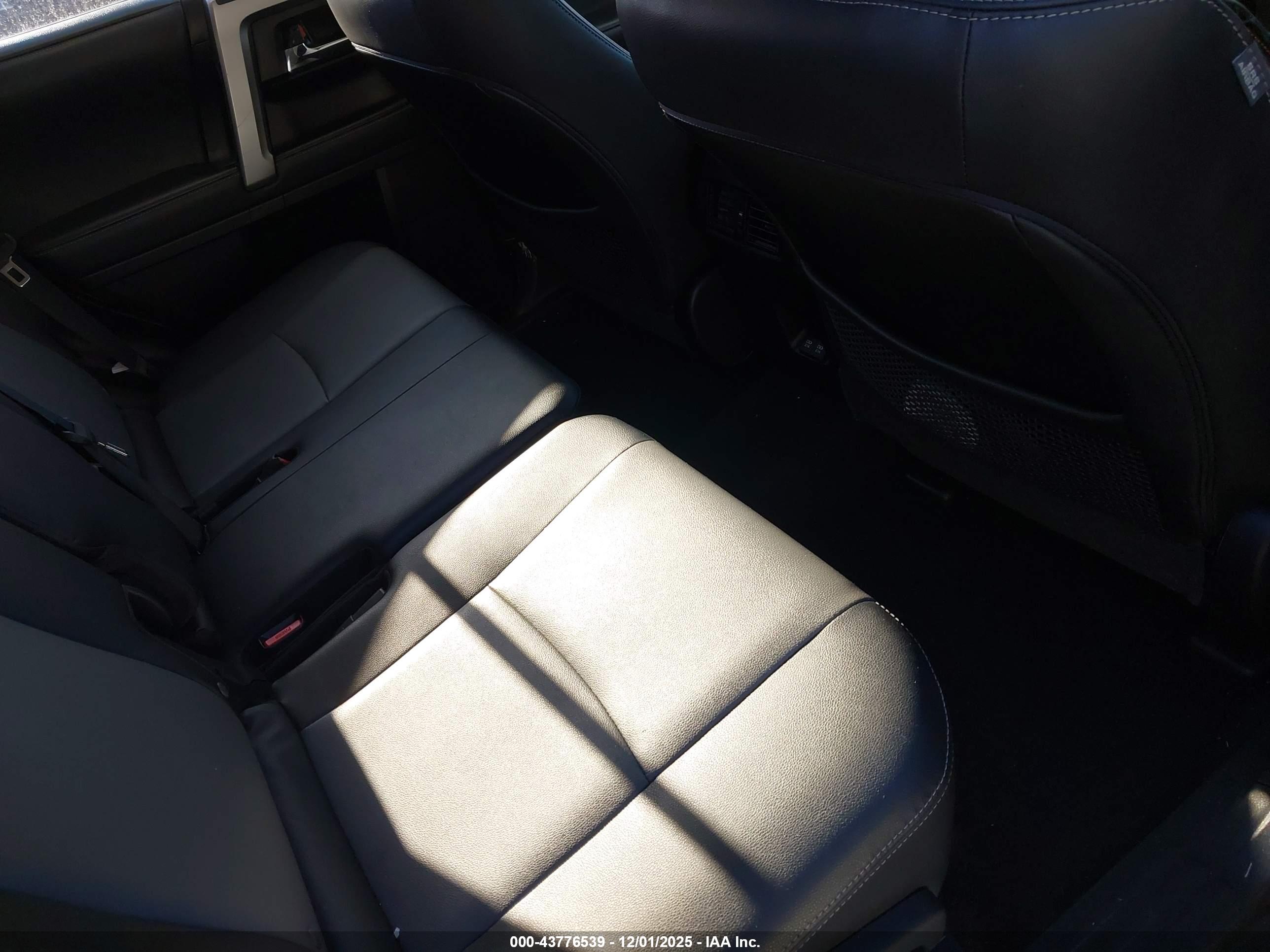TOYOTA 4RUNNER image 8