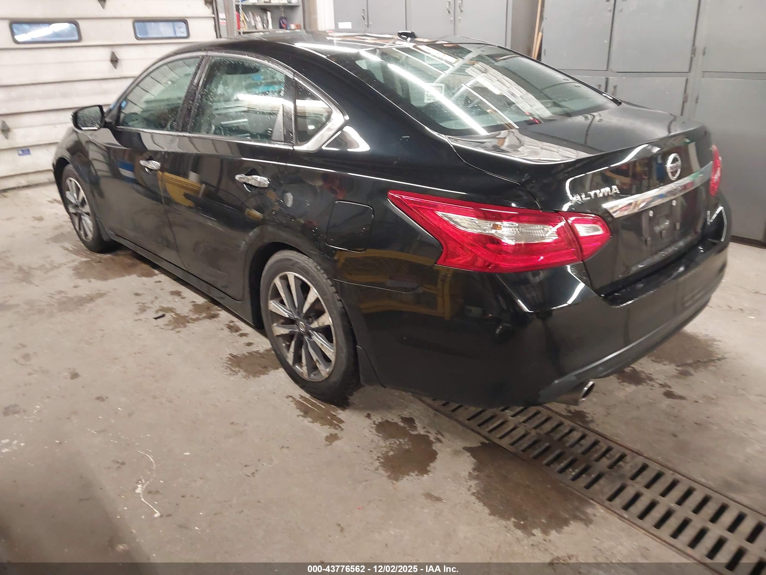 NISSAN ALTIMA image 3