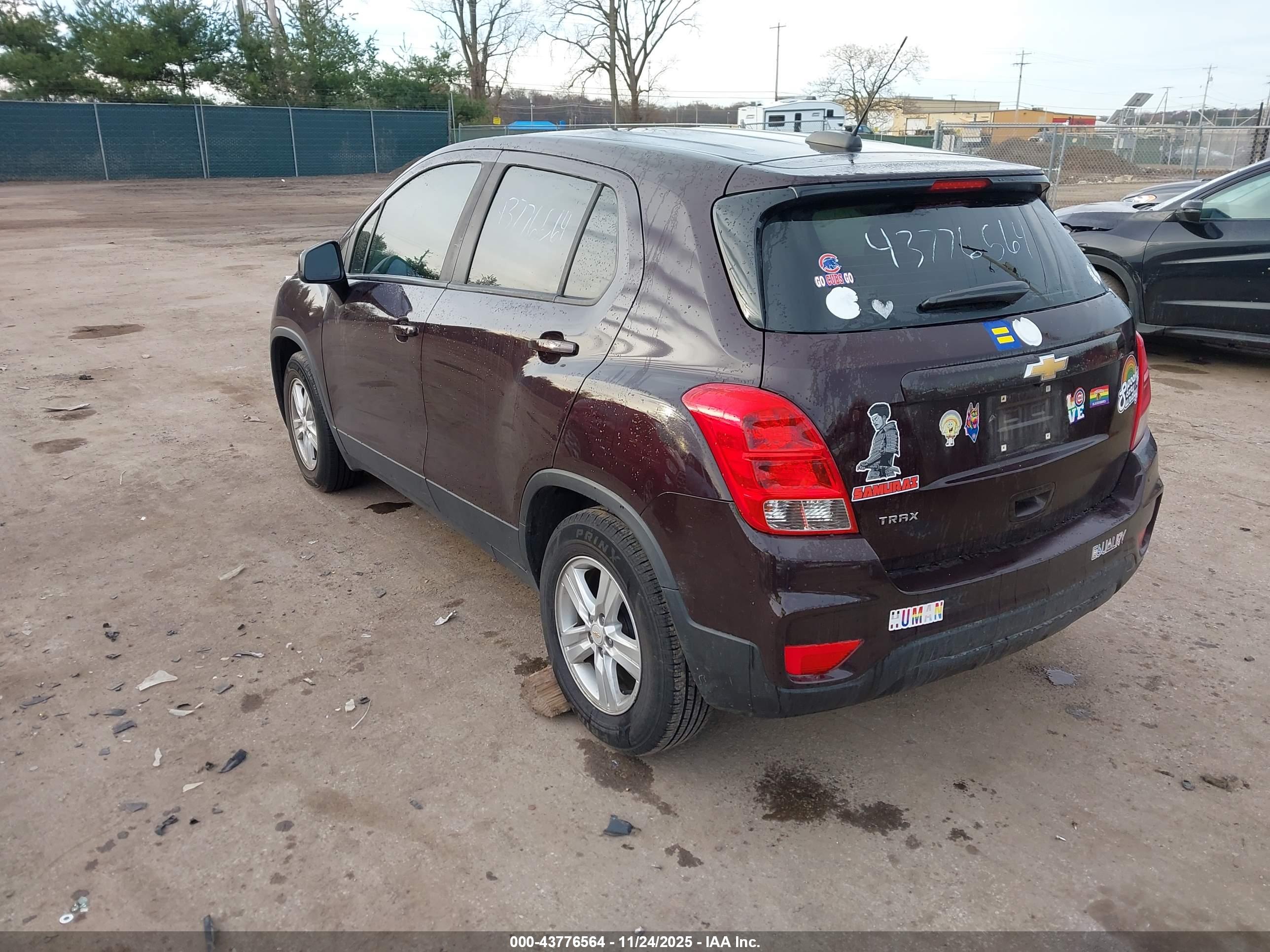 CHEVROLET TRAX image 3