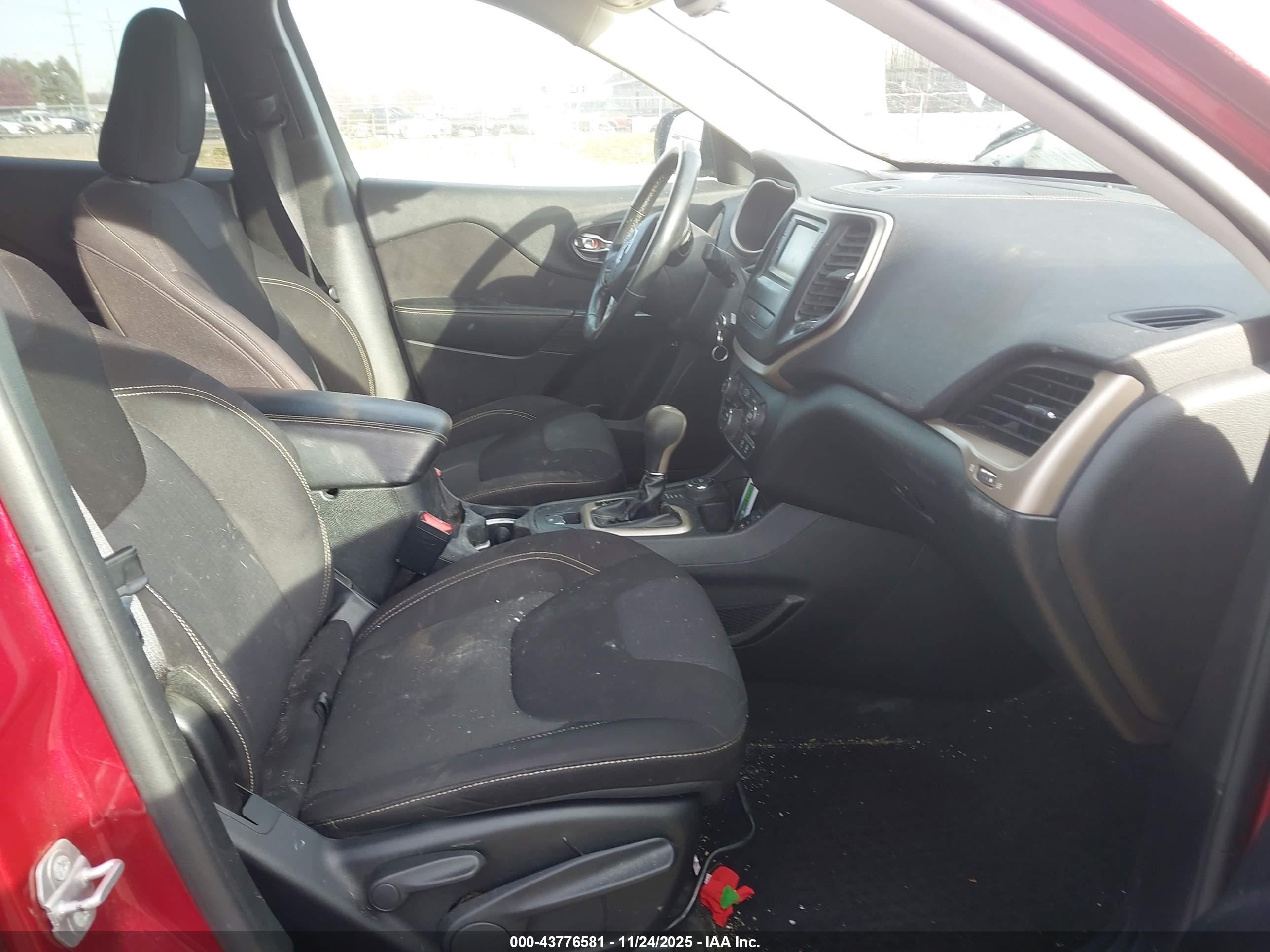 JEEP CHEROKEE image 5