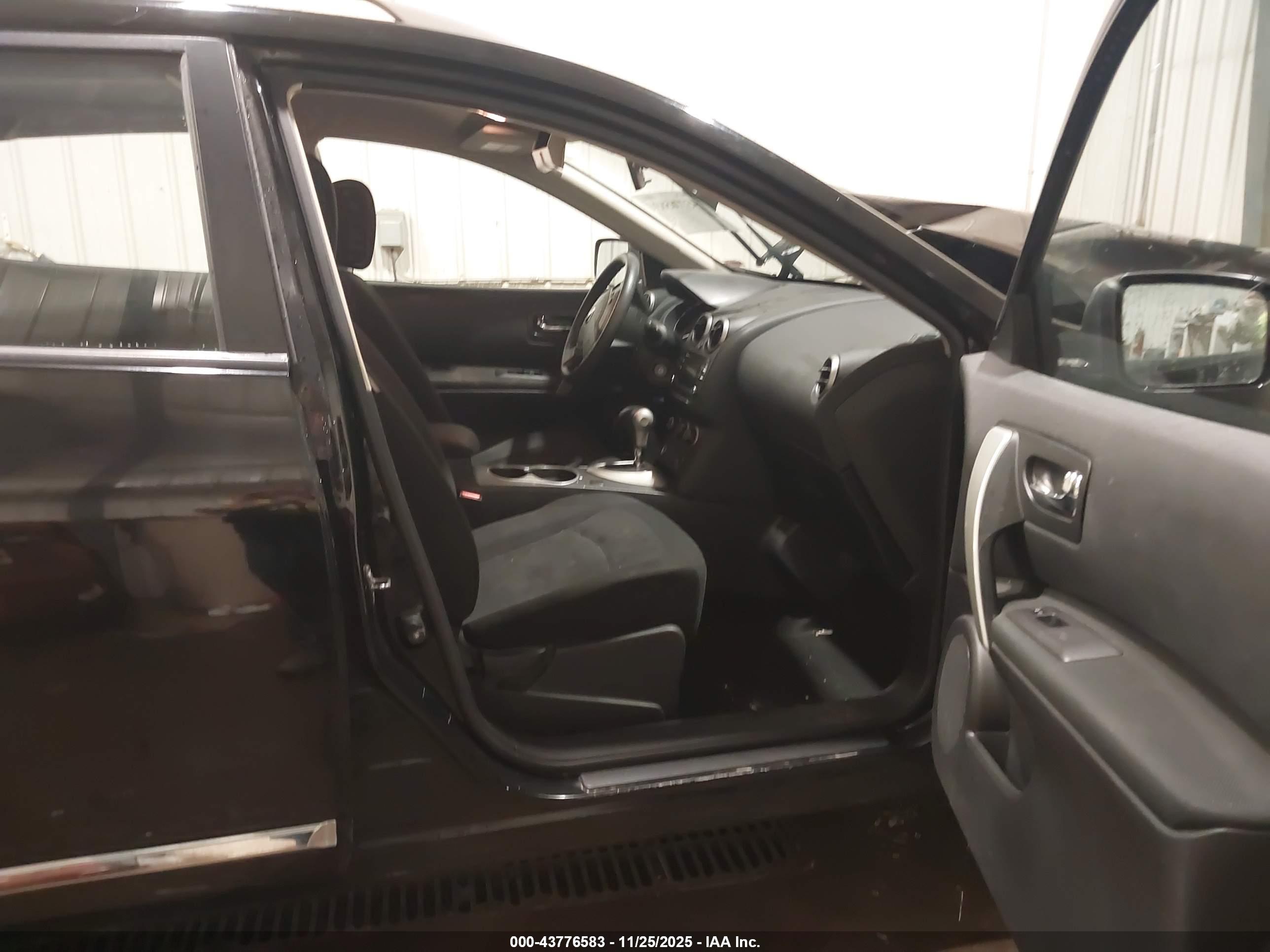 NISSAN ROGUE image 5