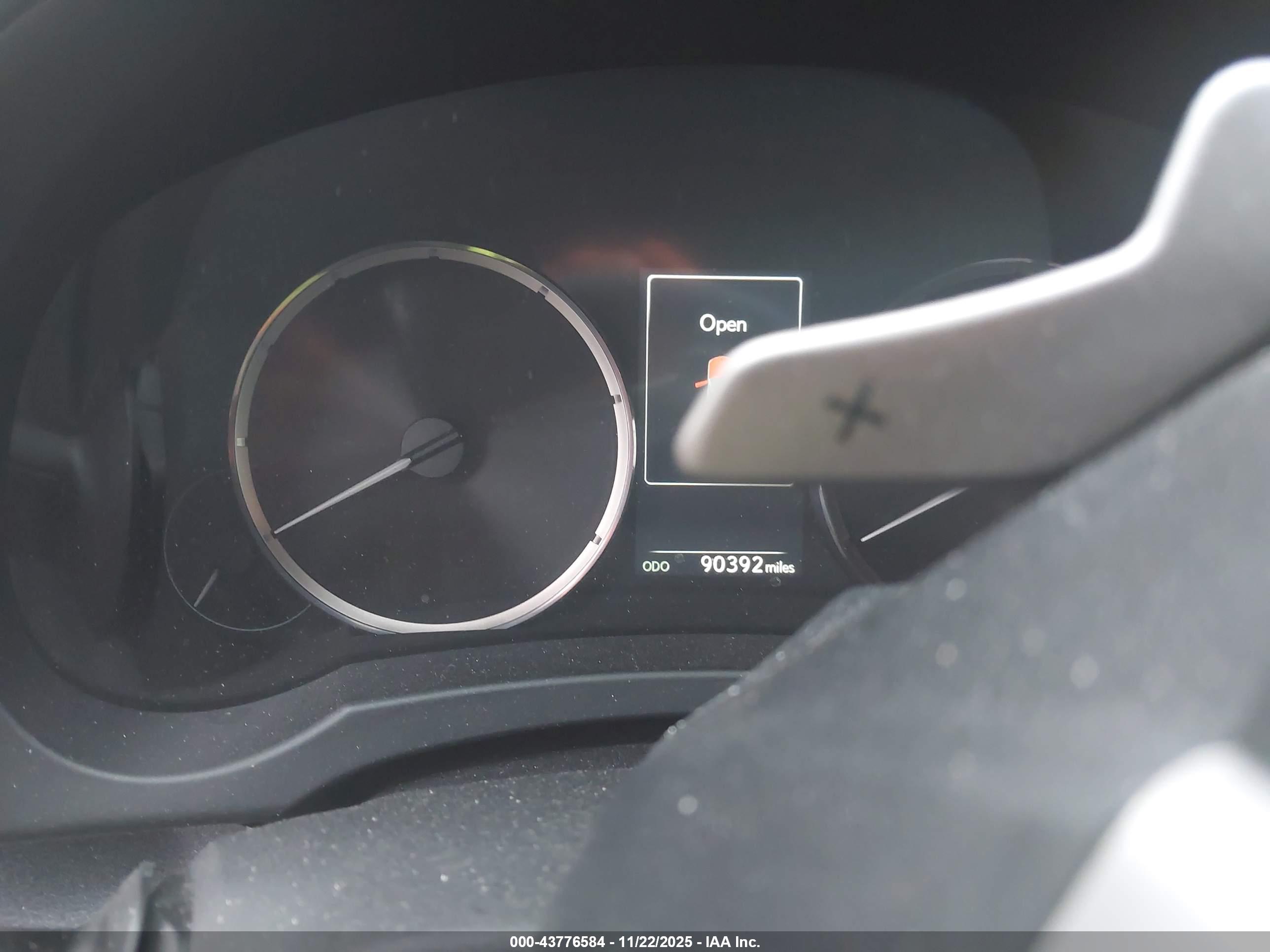 LEXUS IS image 7