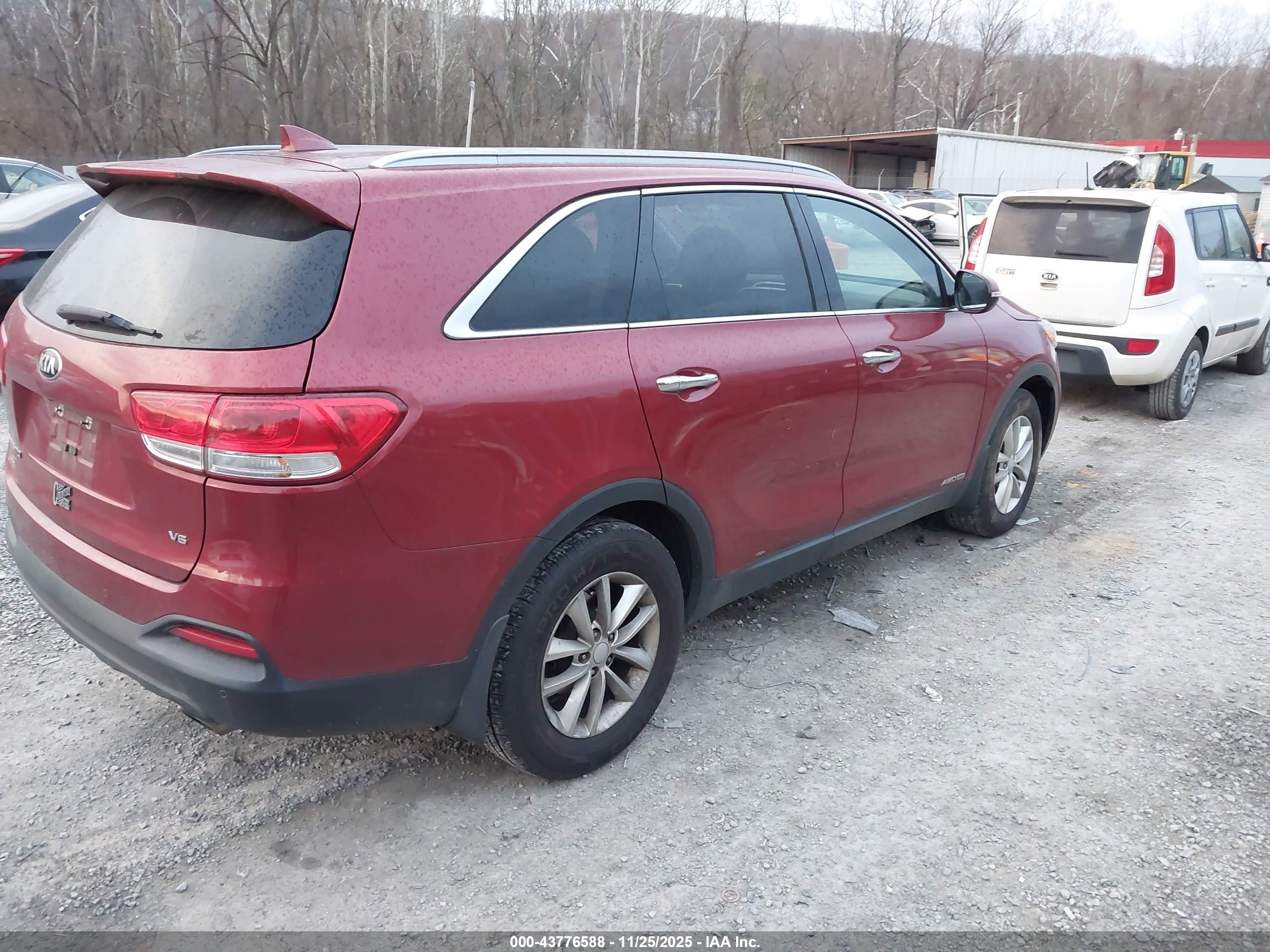 KIA SORENTO image 4