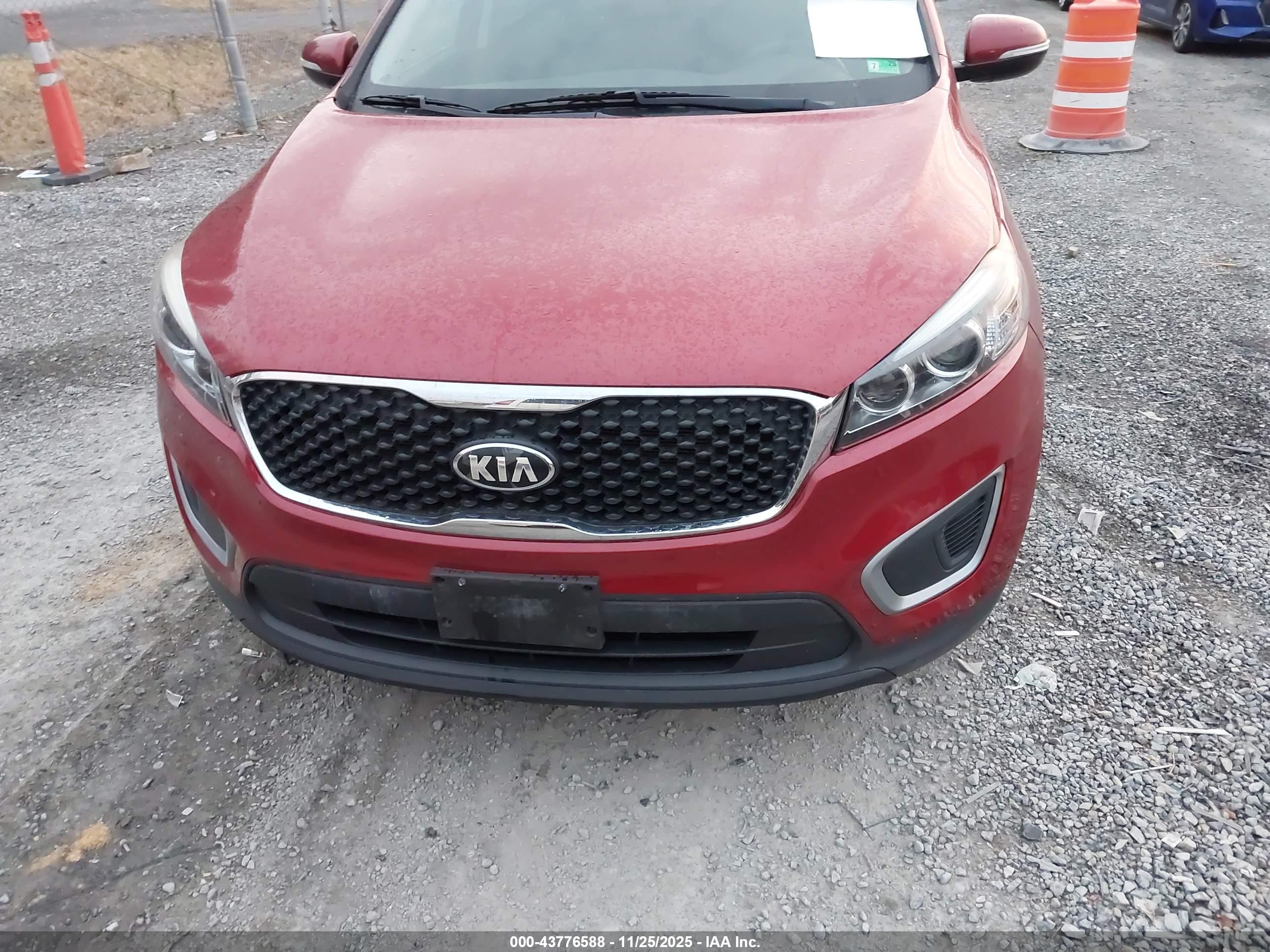 KIA SORENTO image 6