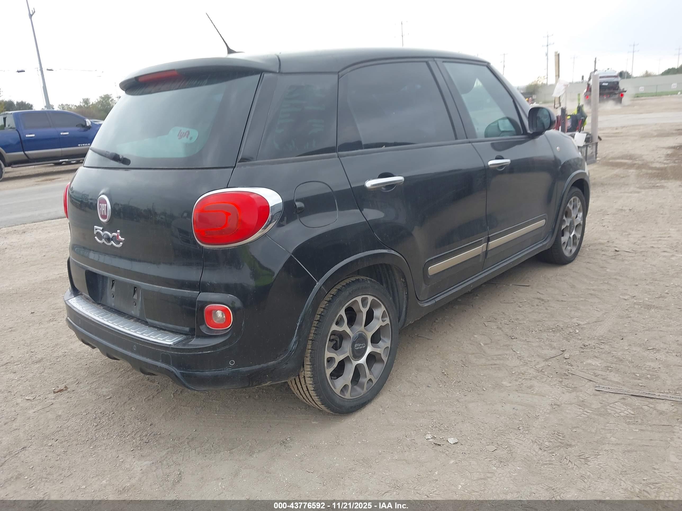 FIAT 500L image 4
