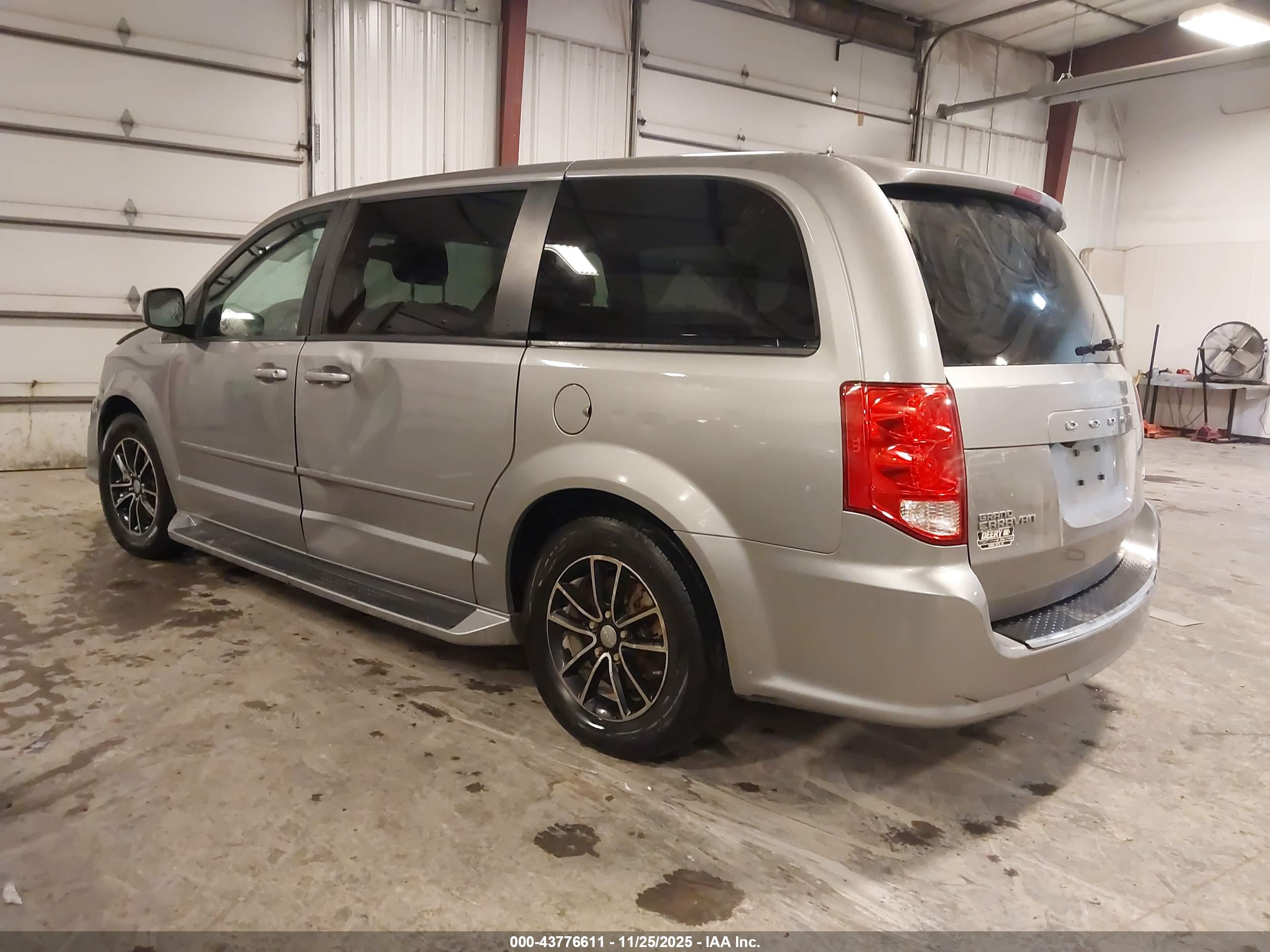 DODGE GRAND image 3