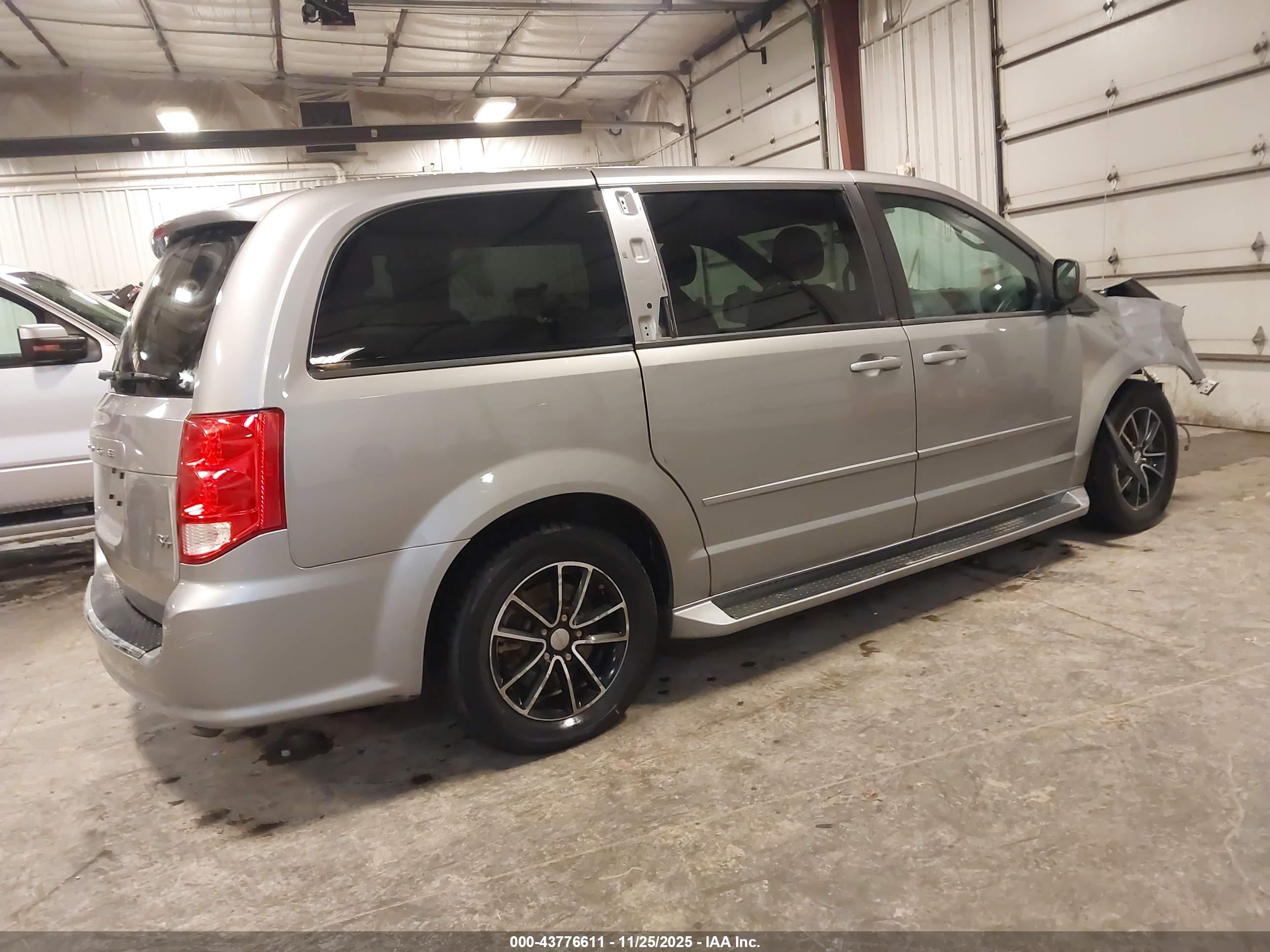 DODGE GRAND image 4