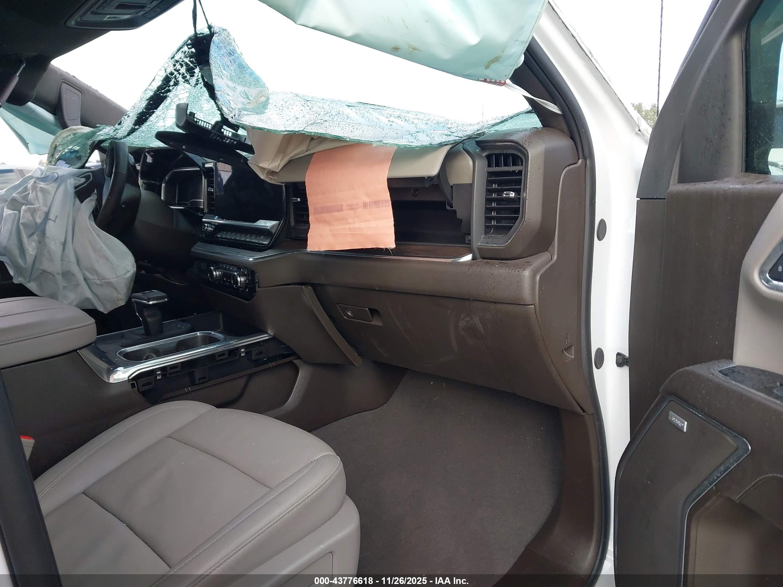 GMC SIERRA image 5