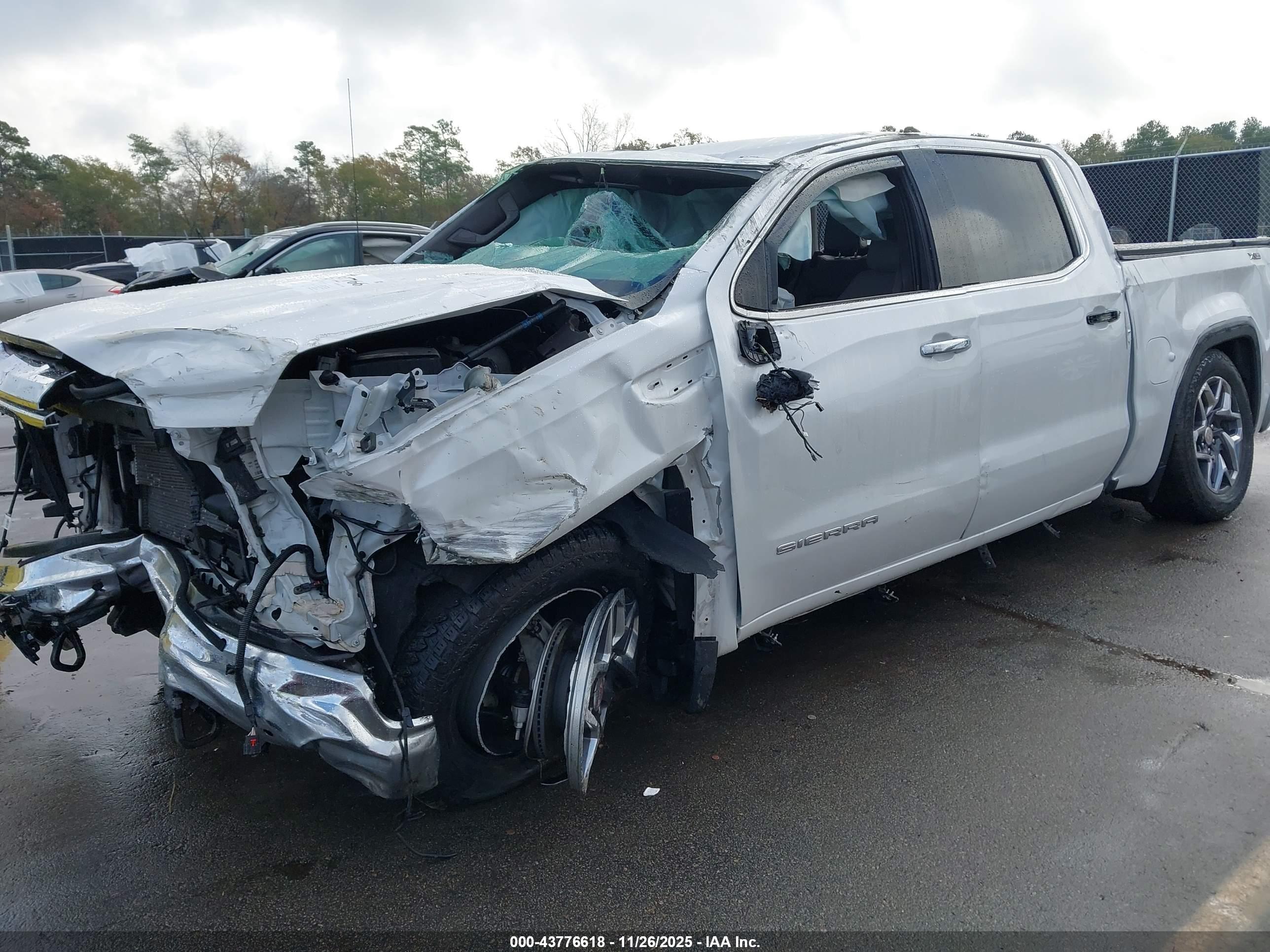 GMC SIERRA image 6