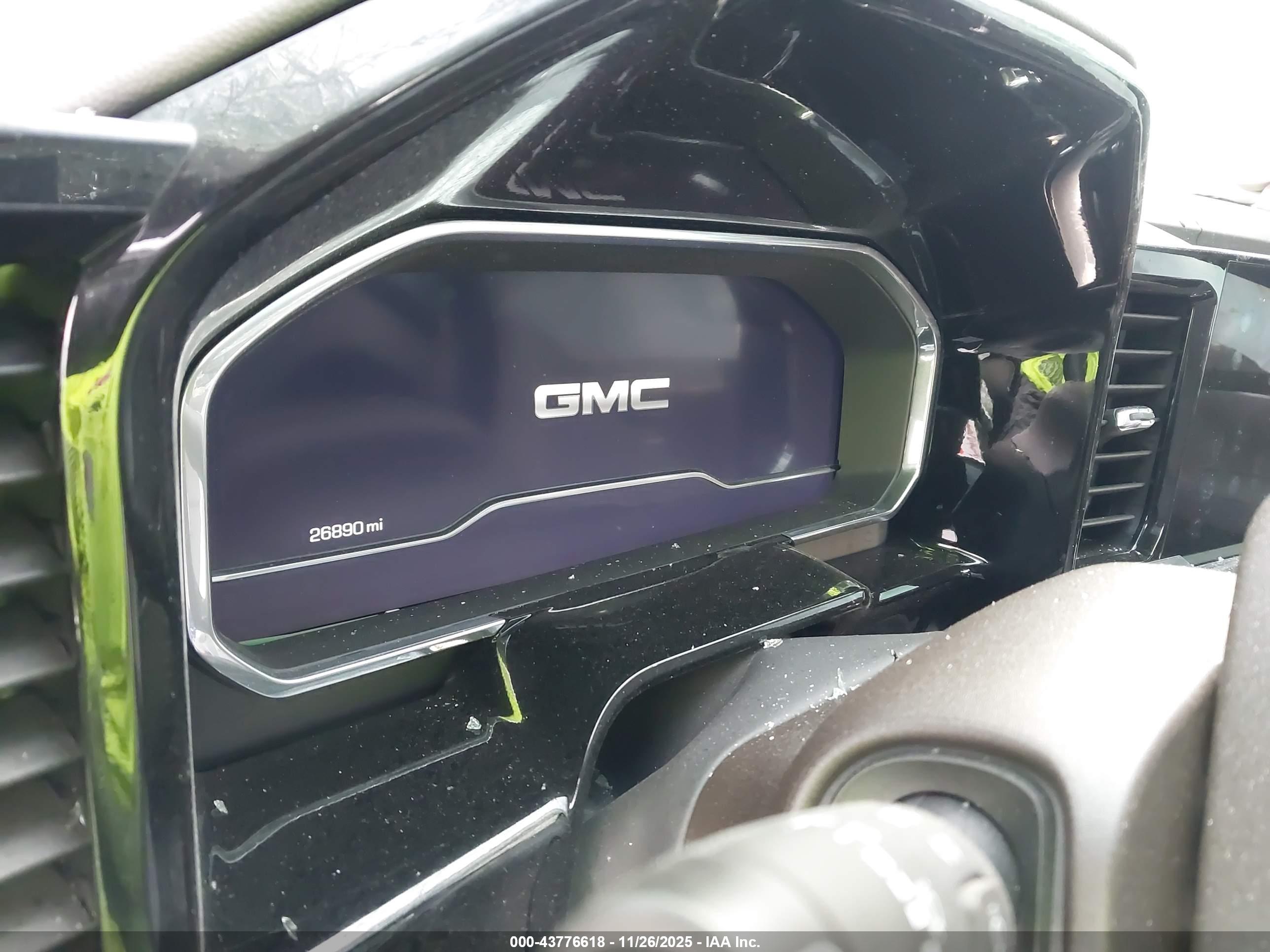GMC SIERRA image 7