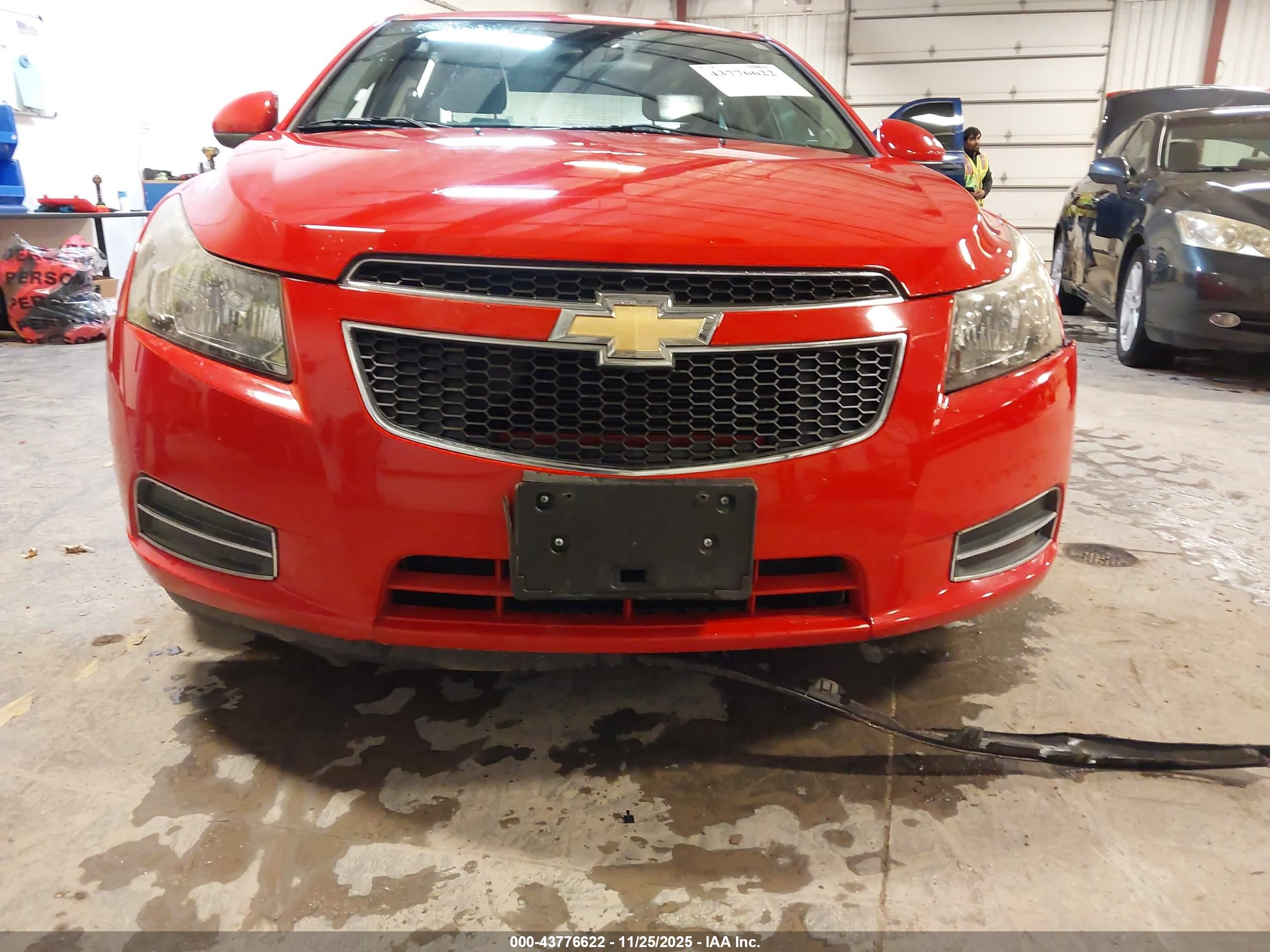 CHEVROLET CRUZE image 6
