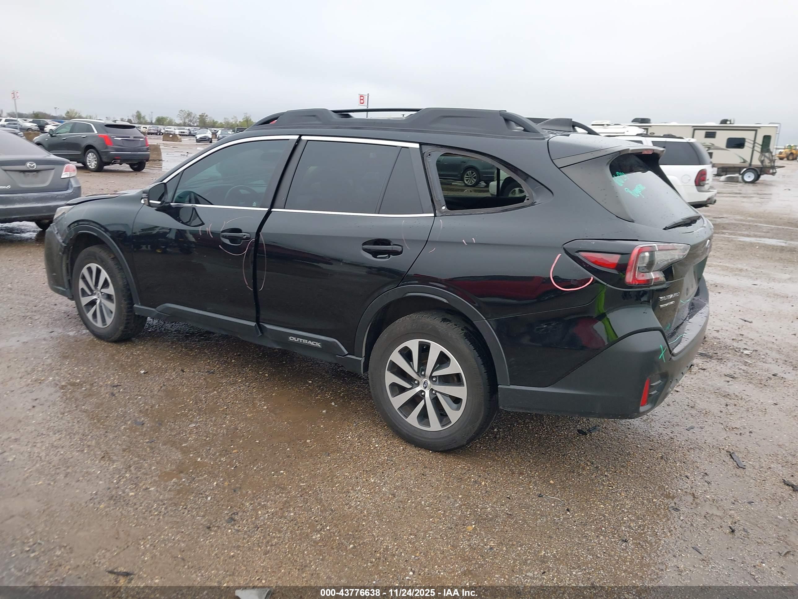 SUBARU OUTBACK image 3