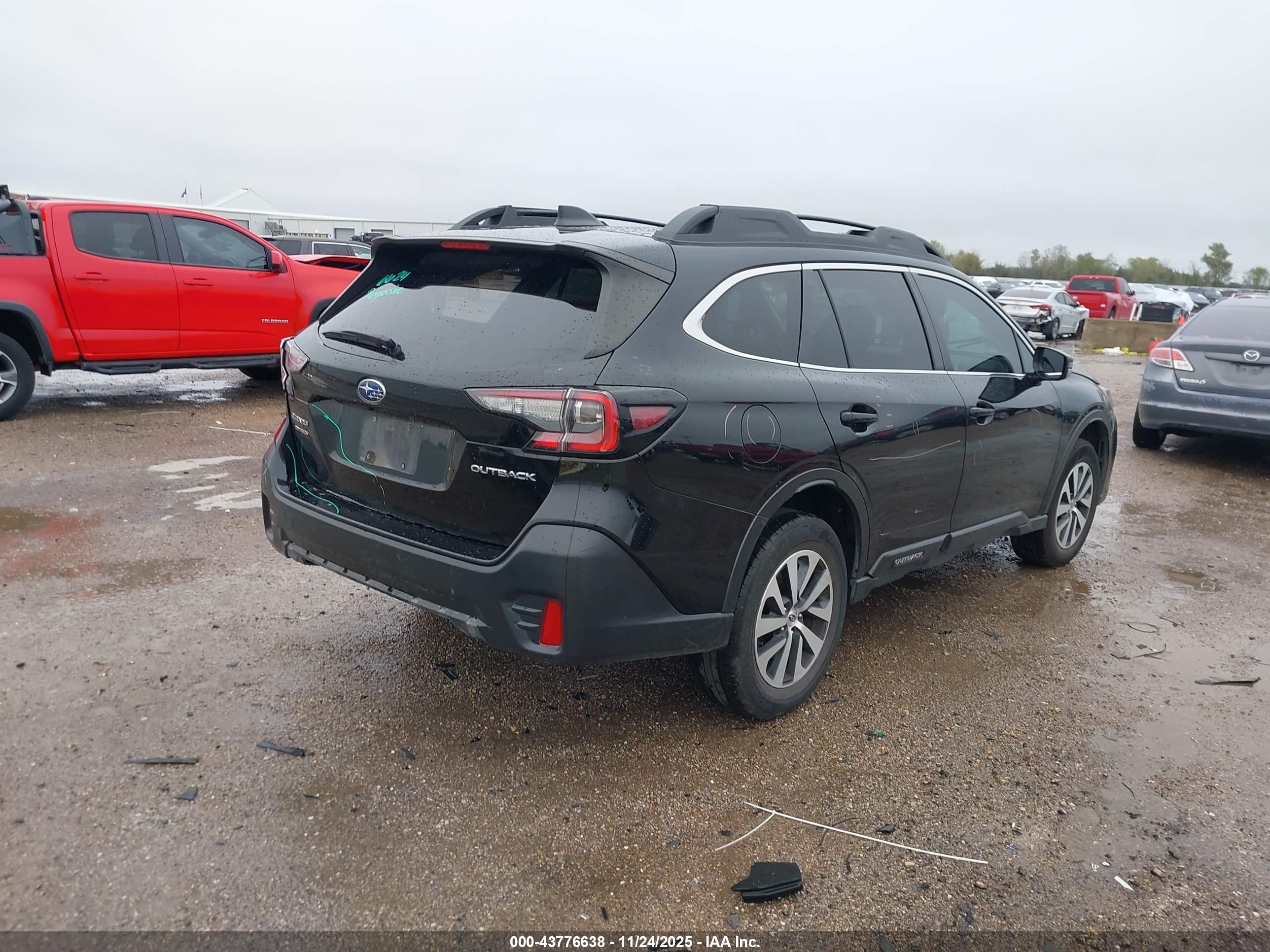 SUBARU OUTBACK image 4
