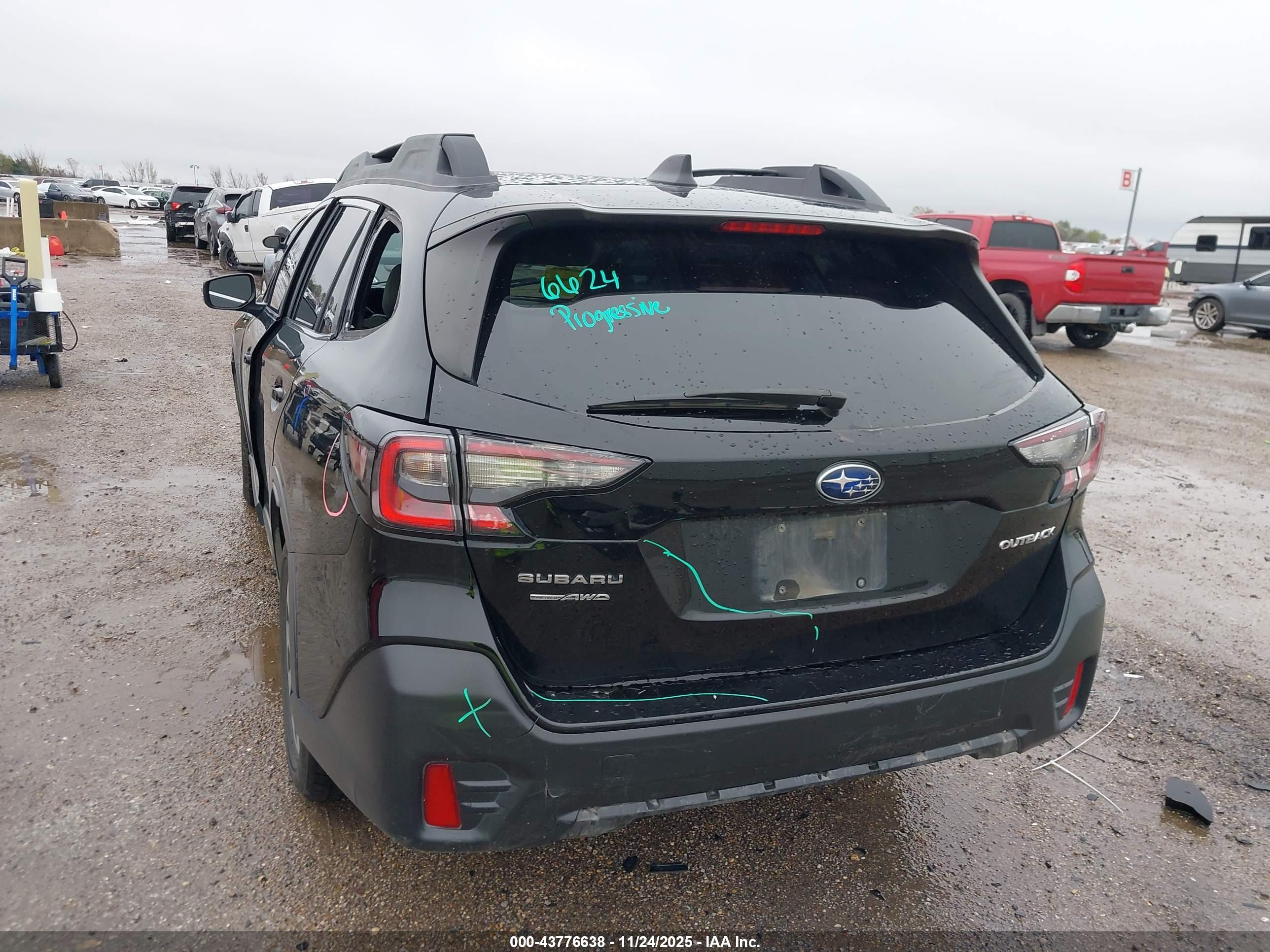 SUBARU OUTBACK image 6