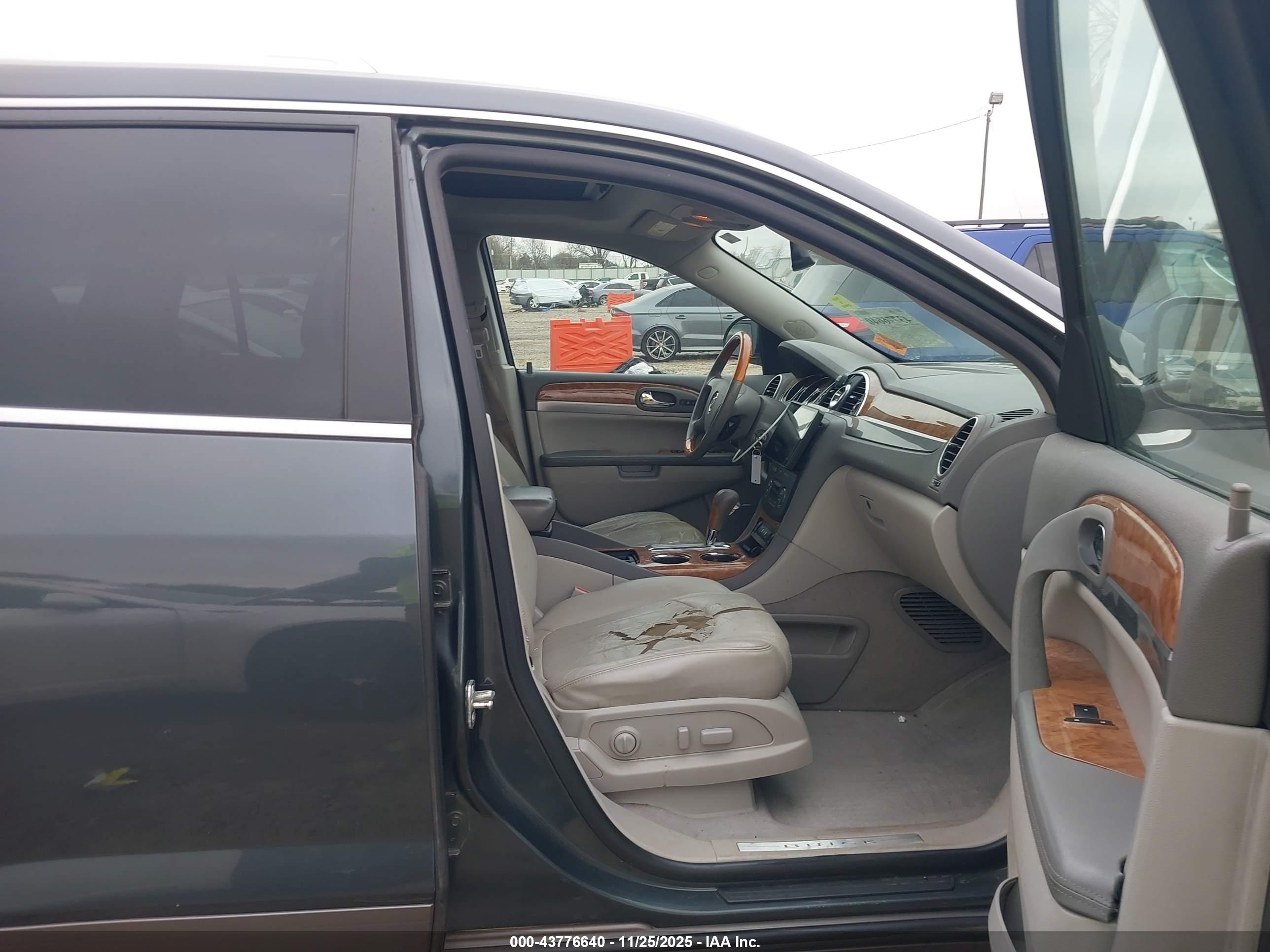 BUICK ENCLAVE image 5