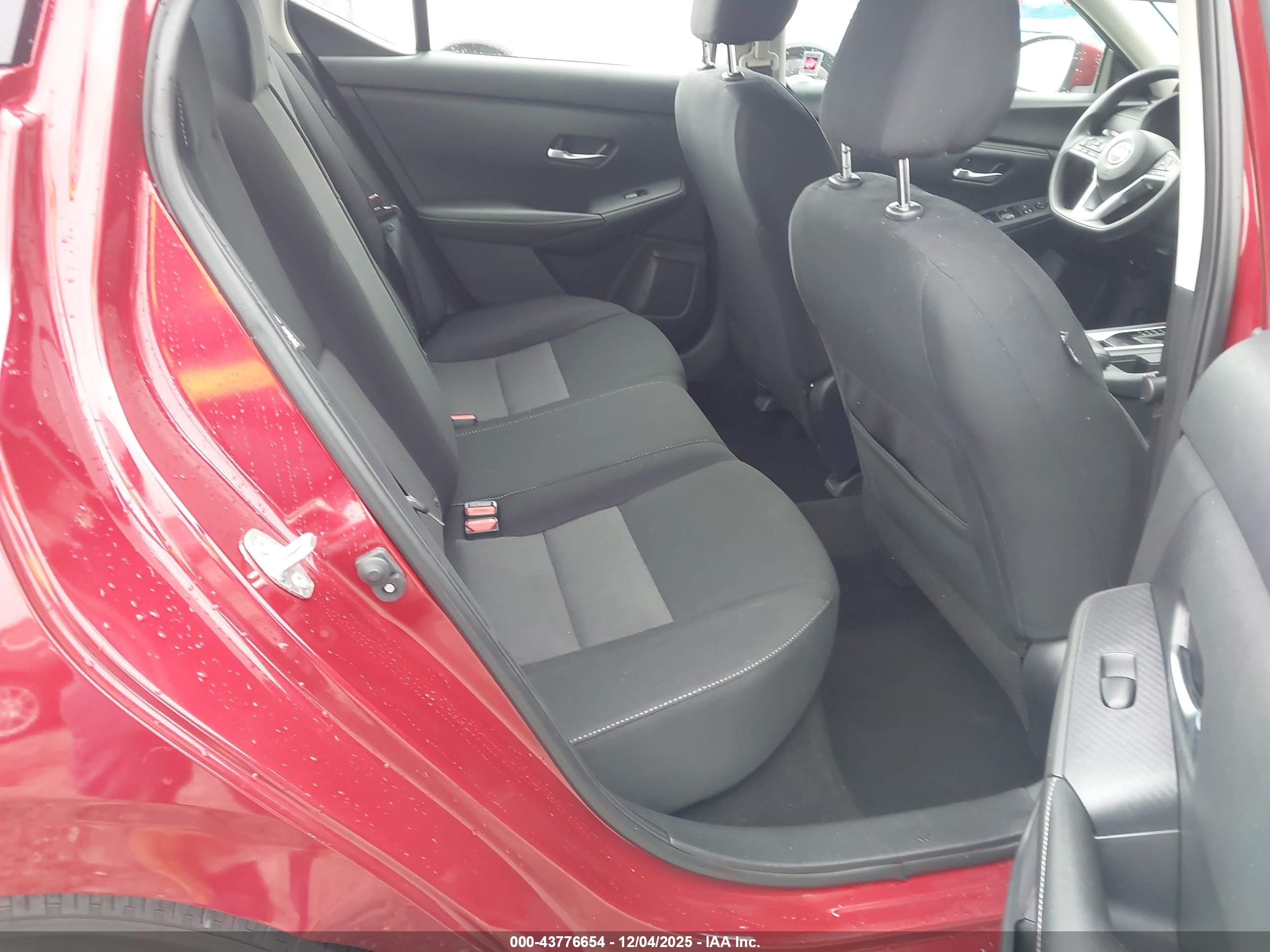 NISSAN SENTRA image 8