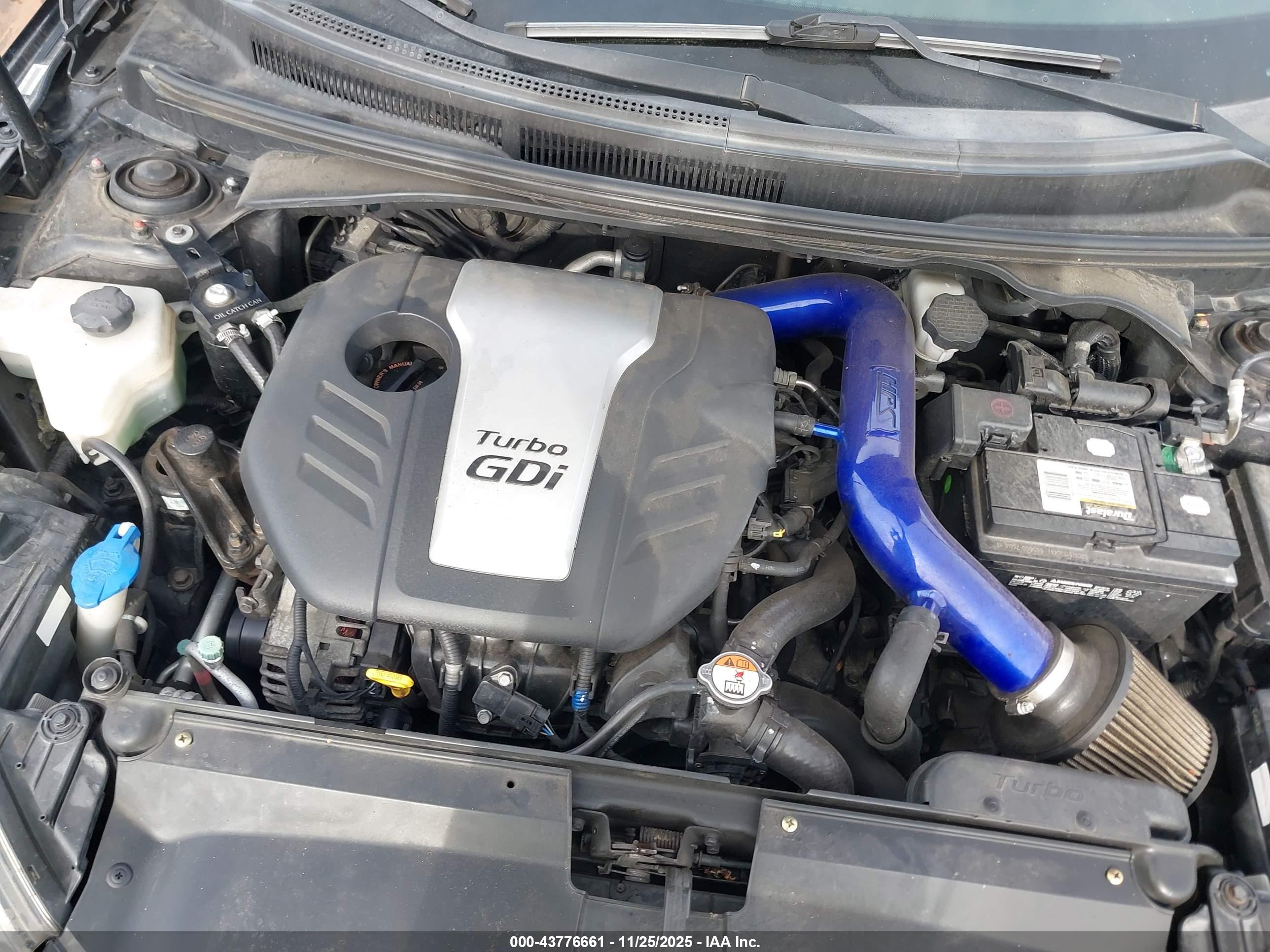 HYUNDAI VELOSTER image 10