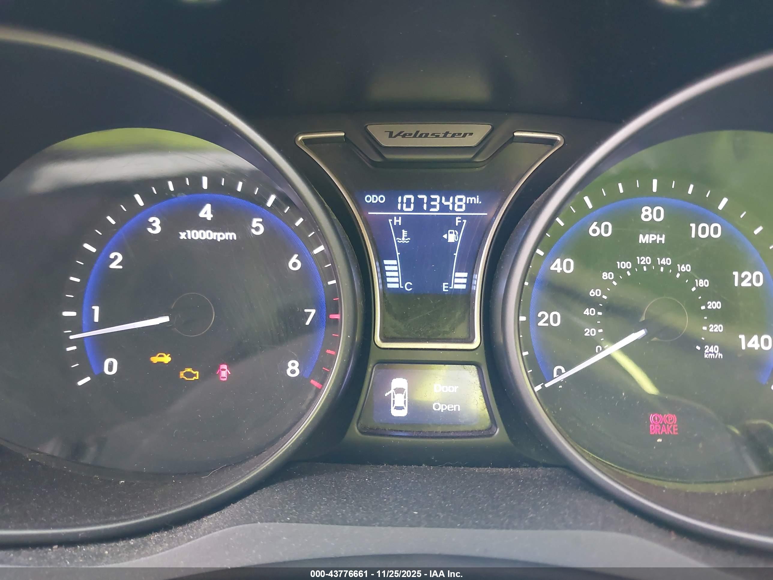 HYUNDAI VELOSTER image 7
