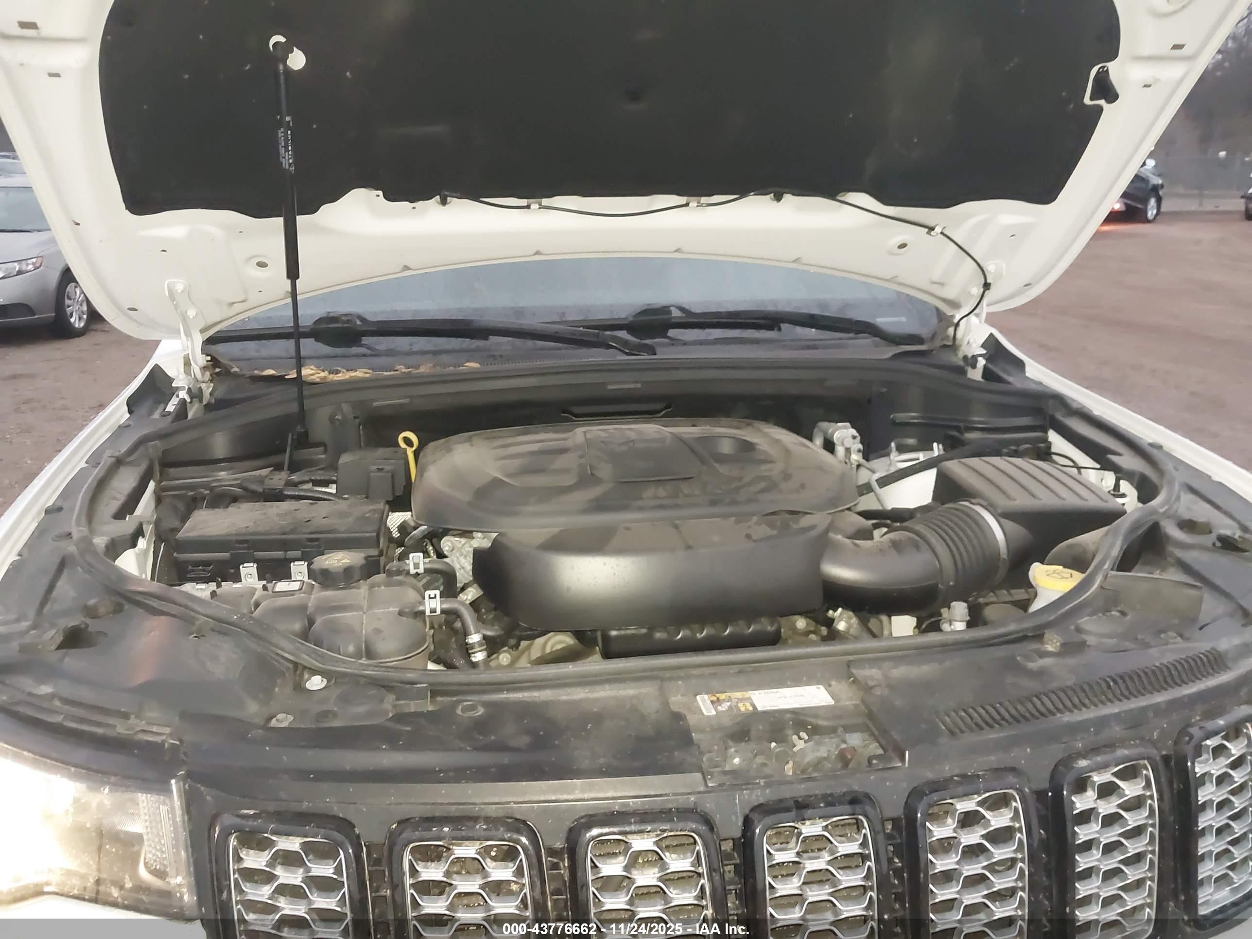 JEEP GRAND image 10