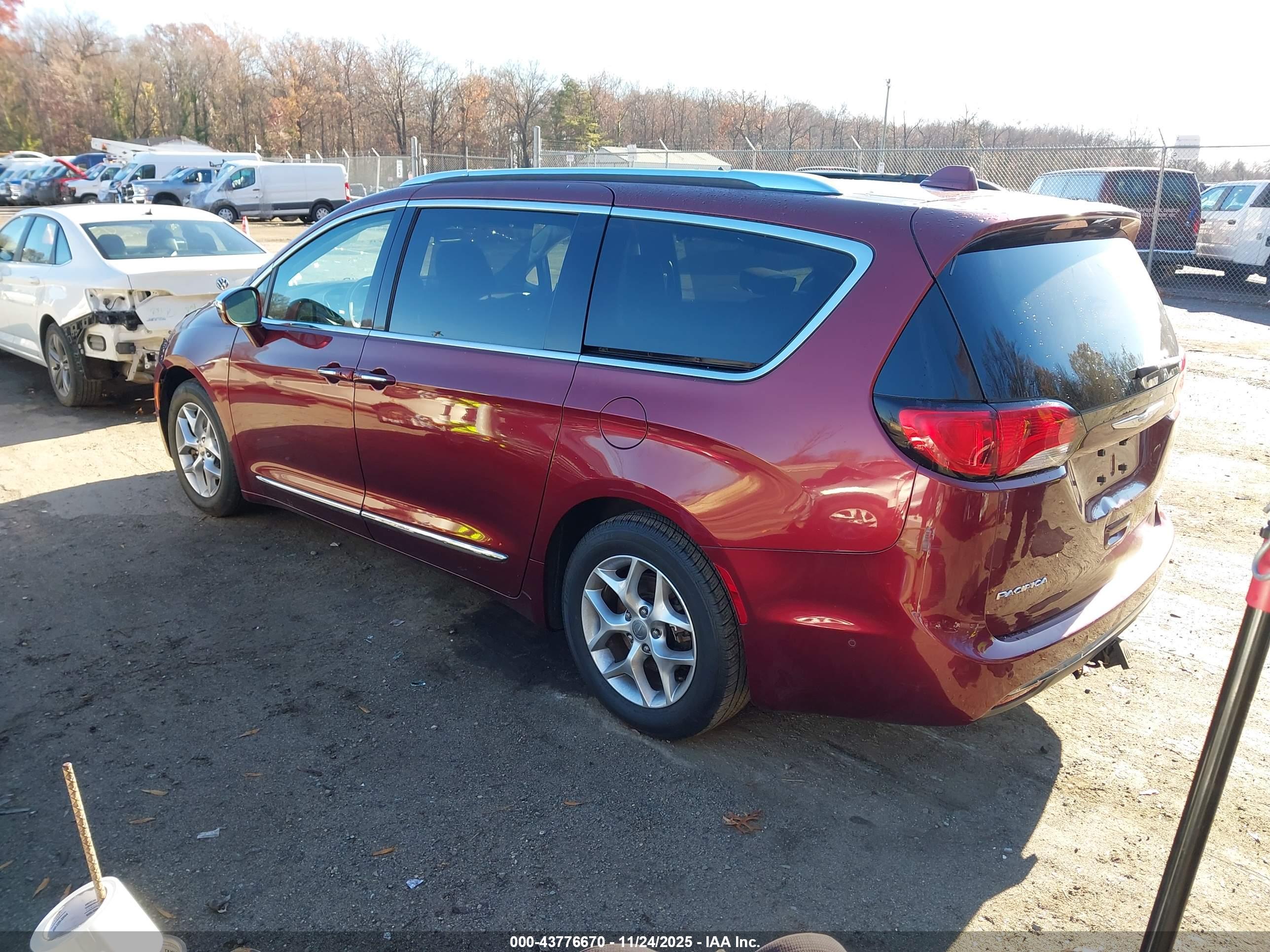 CHRYSLER PACIFICA image 3